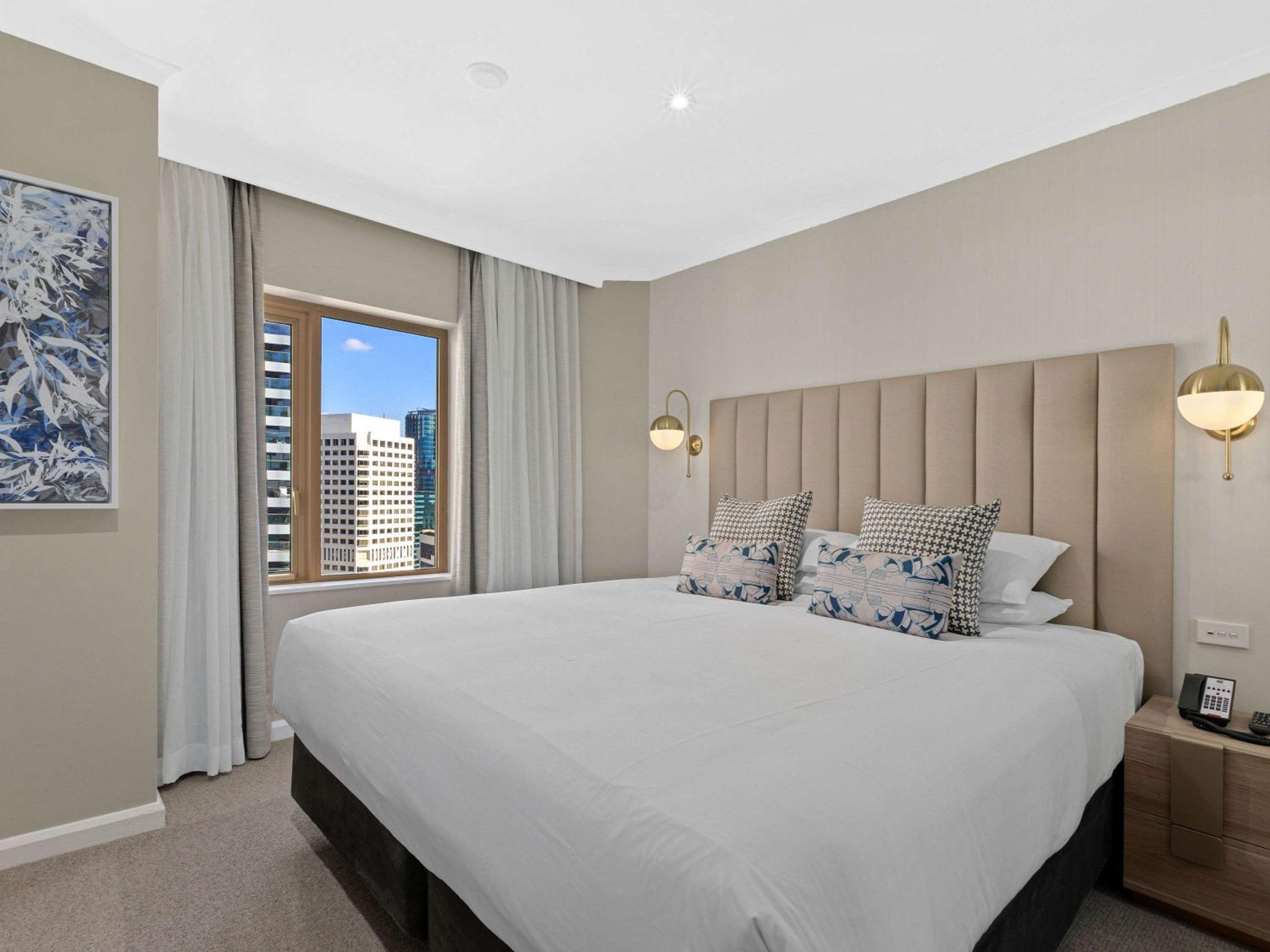 Superior One-Bedroom Apartment with City View
