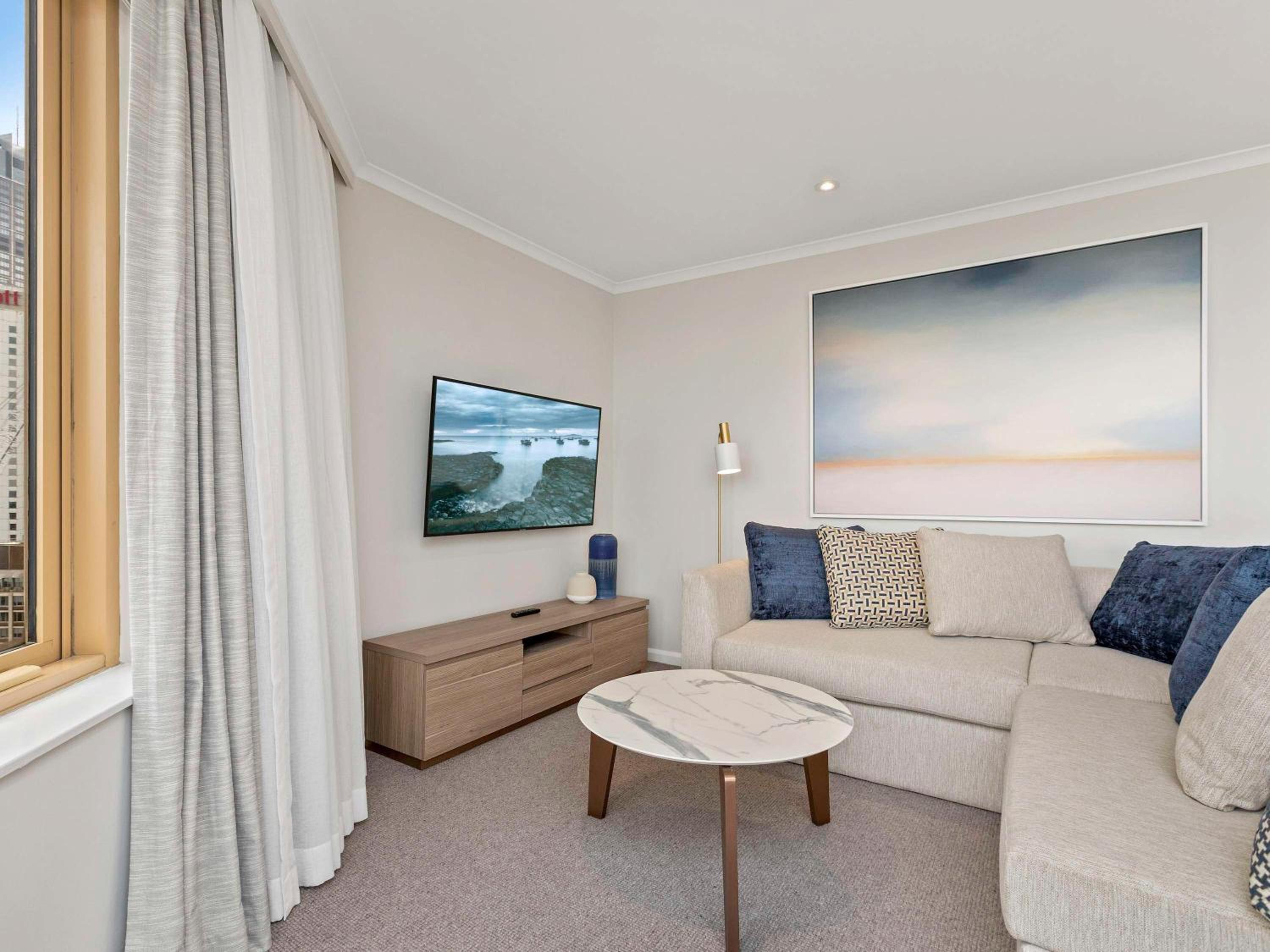 Deluxe Two-Bedroom Apartment with Harbor View
