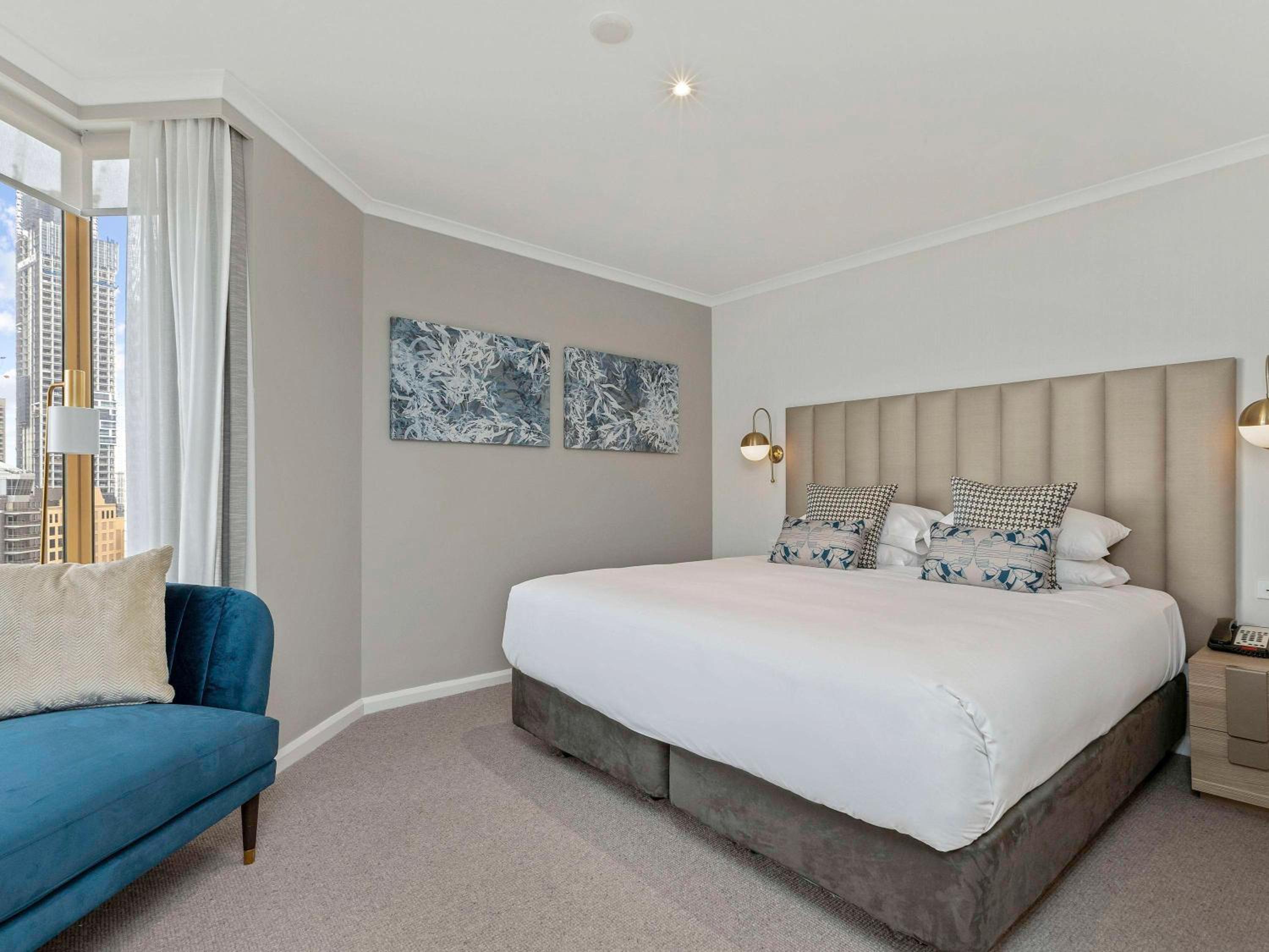 Deluxe Two-Bedroom Apartment with Harbor View