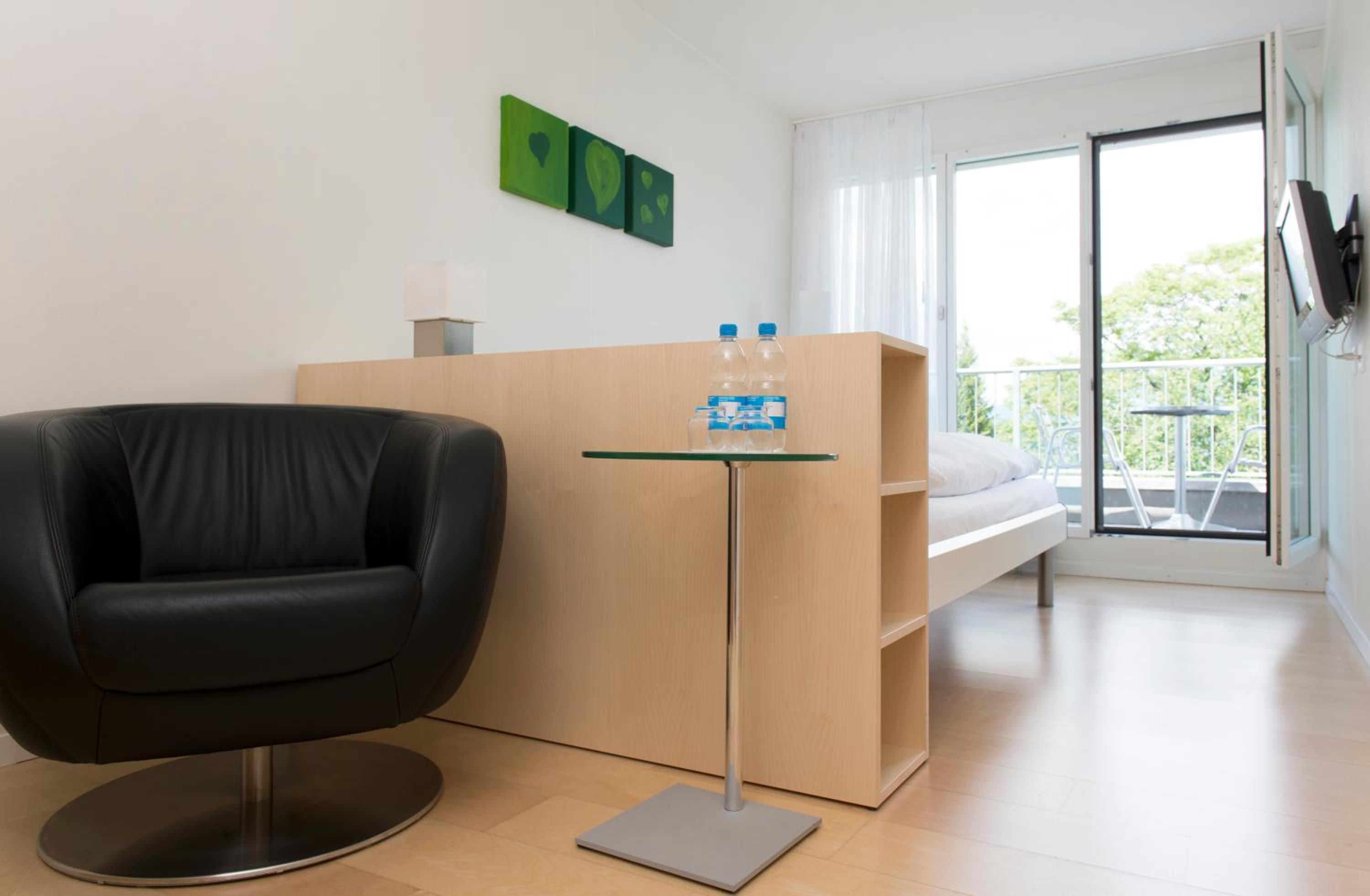 Small Double Room with Lake View - Photo 1