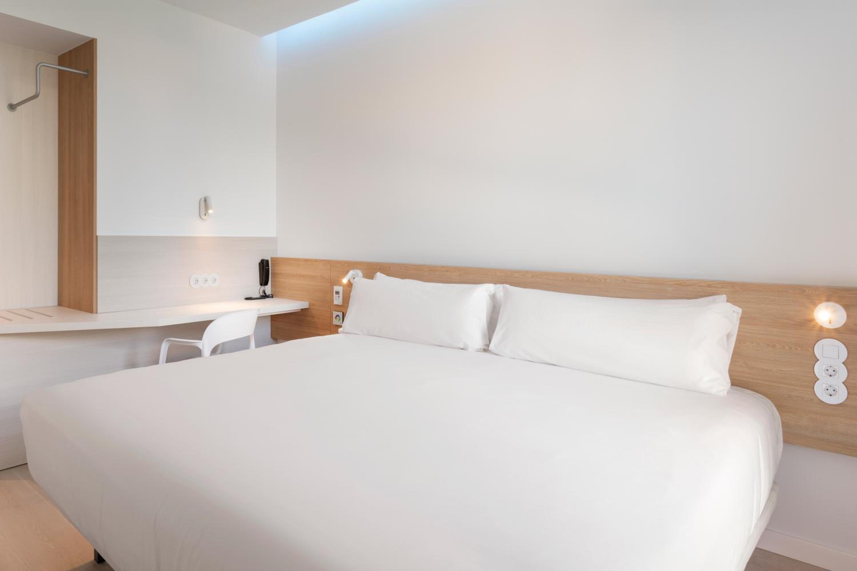 Double Room - Photo 6