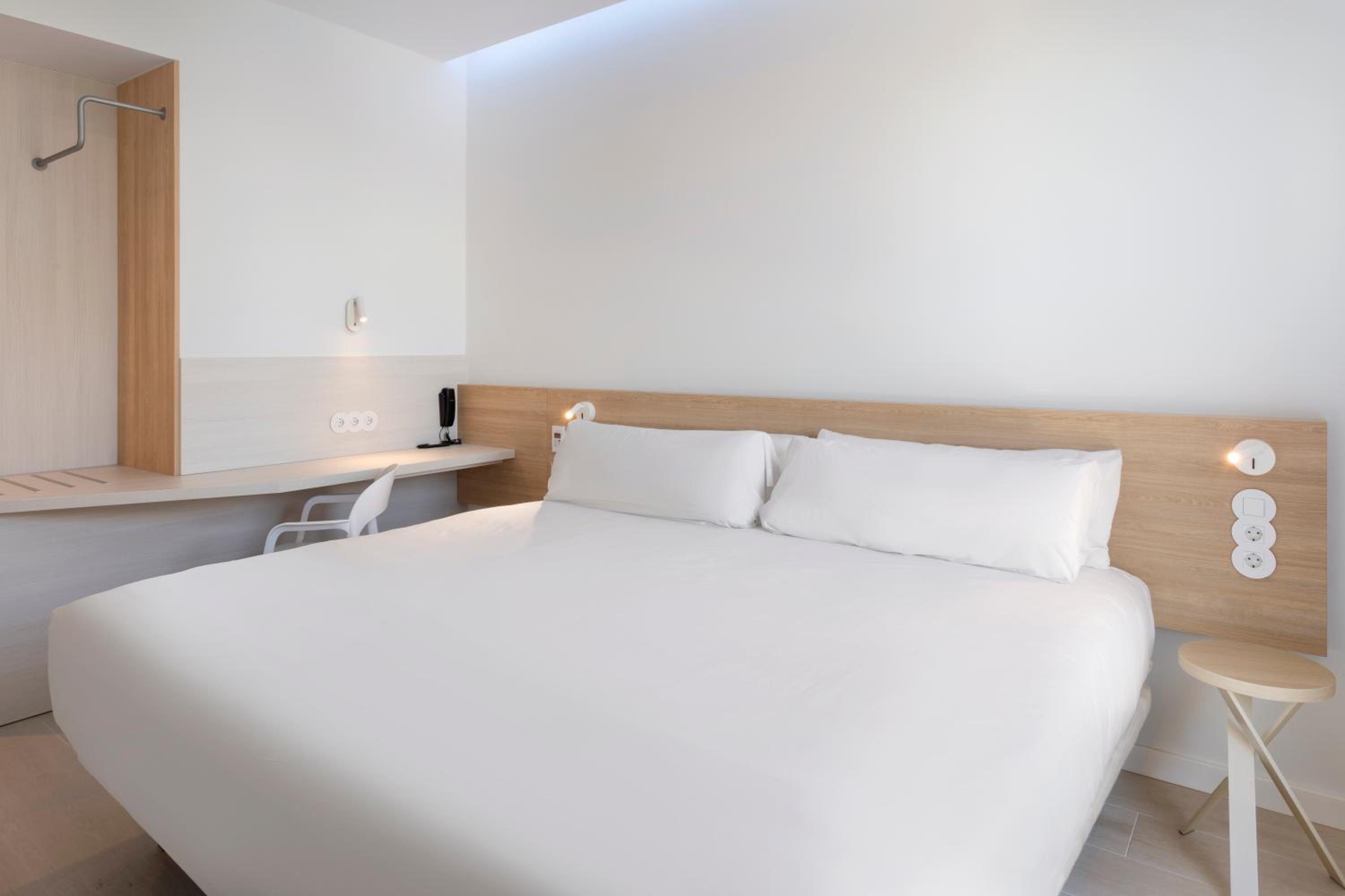 Double Room - Photo 5