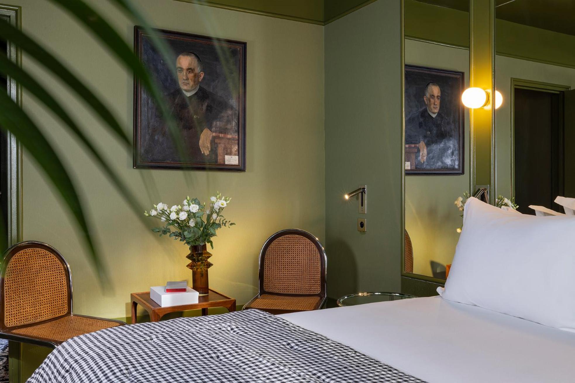 Prestige Room