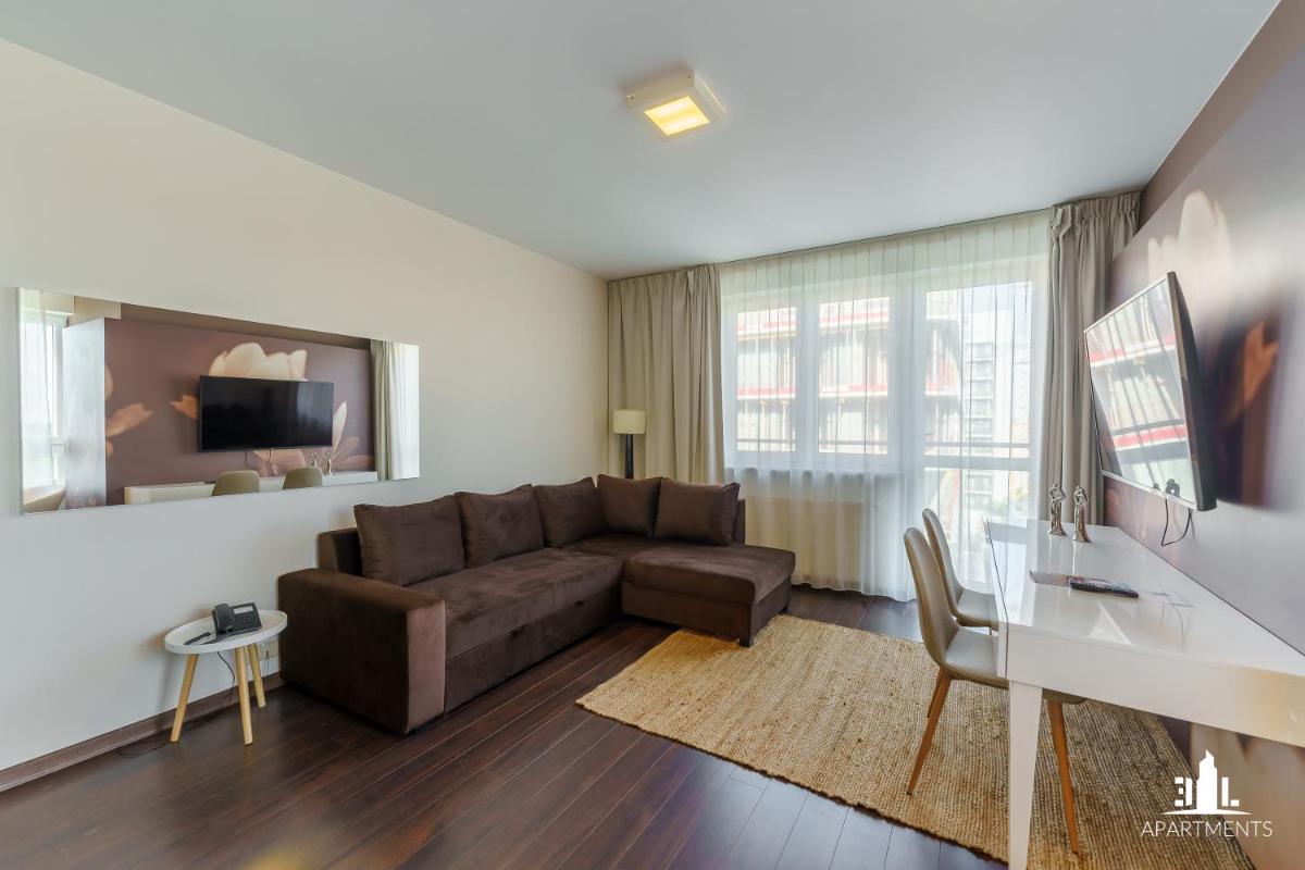 Apartment with Balcony photo 2
