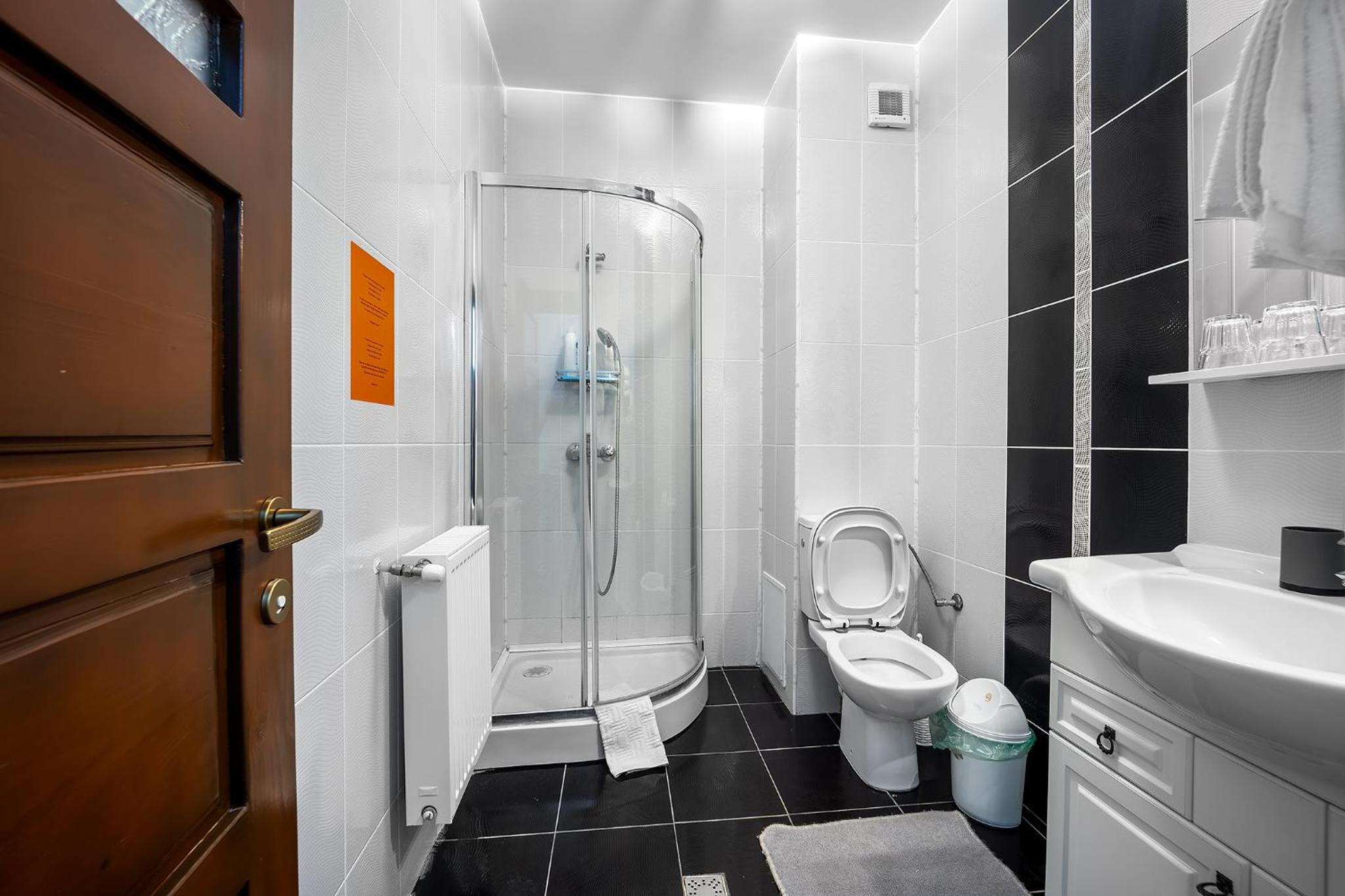 Triple Room with Private Bathroom photo 2