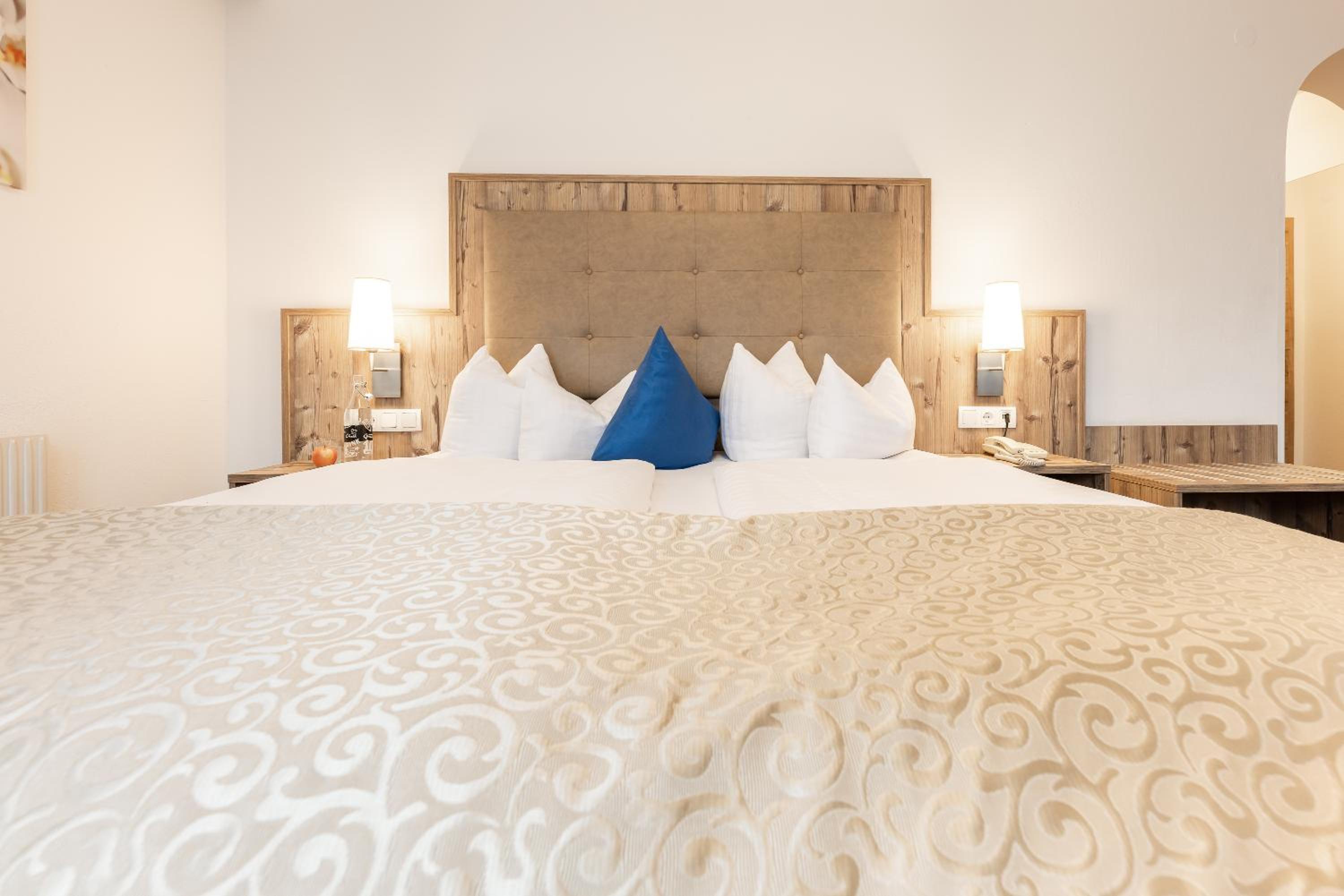 Double or Twin Room with Garden View - Photo 4