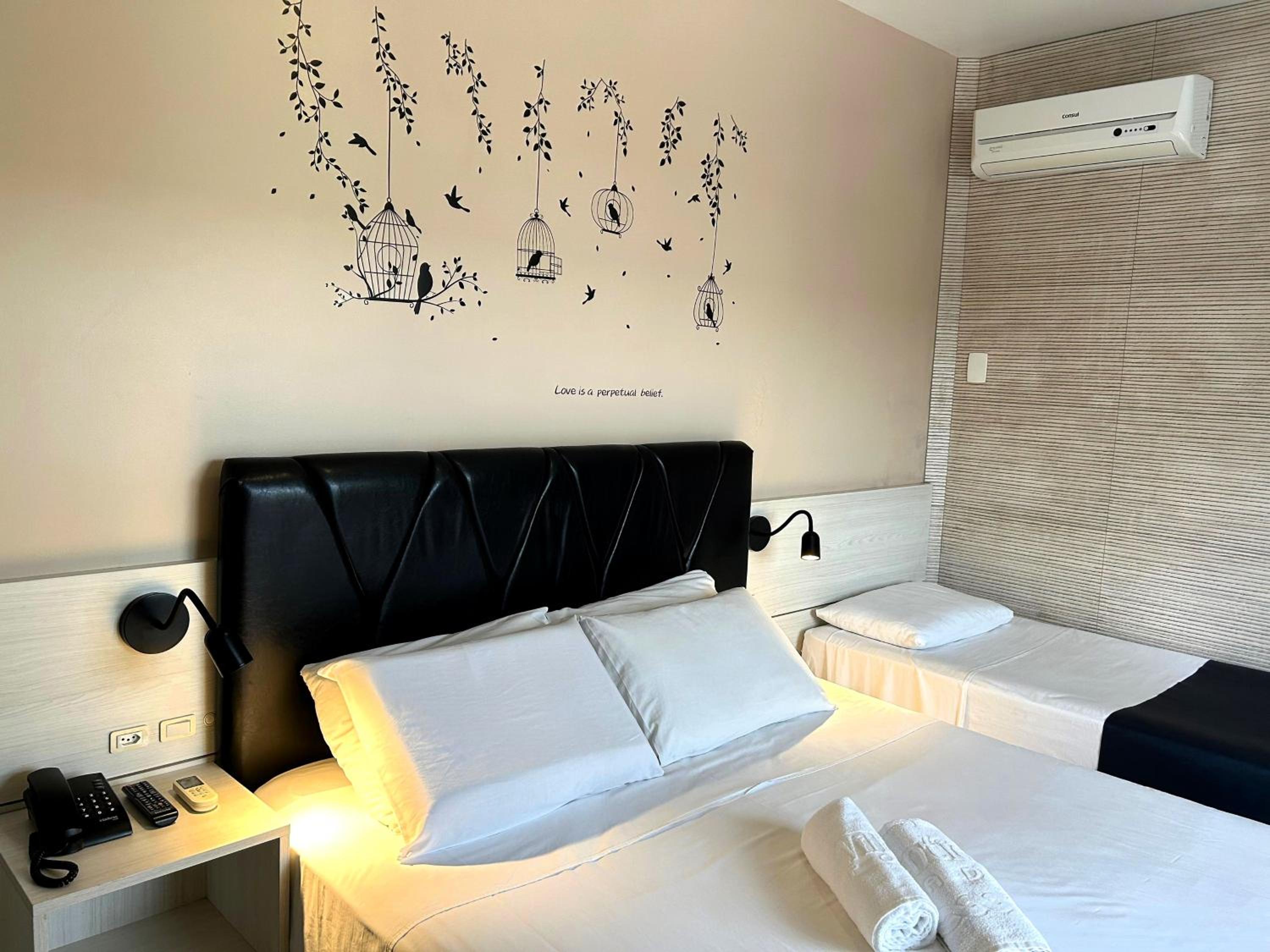 Queen Room photo 1