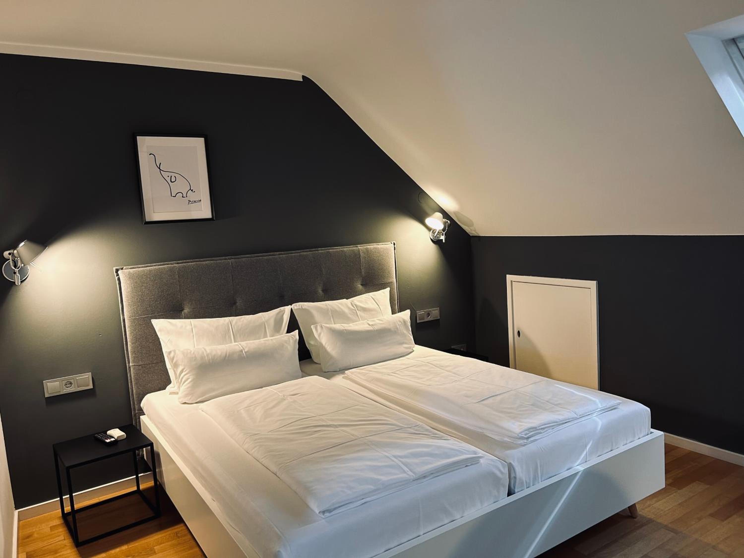 Standard Double Room - Photo 1
