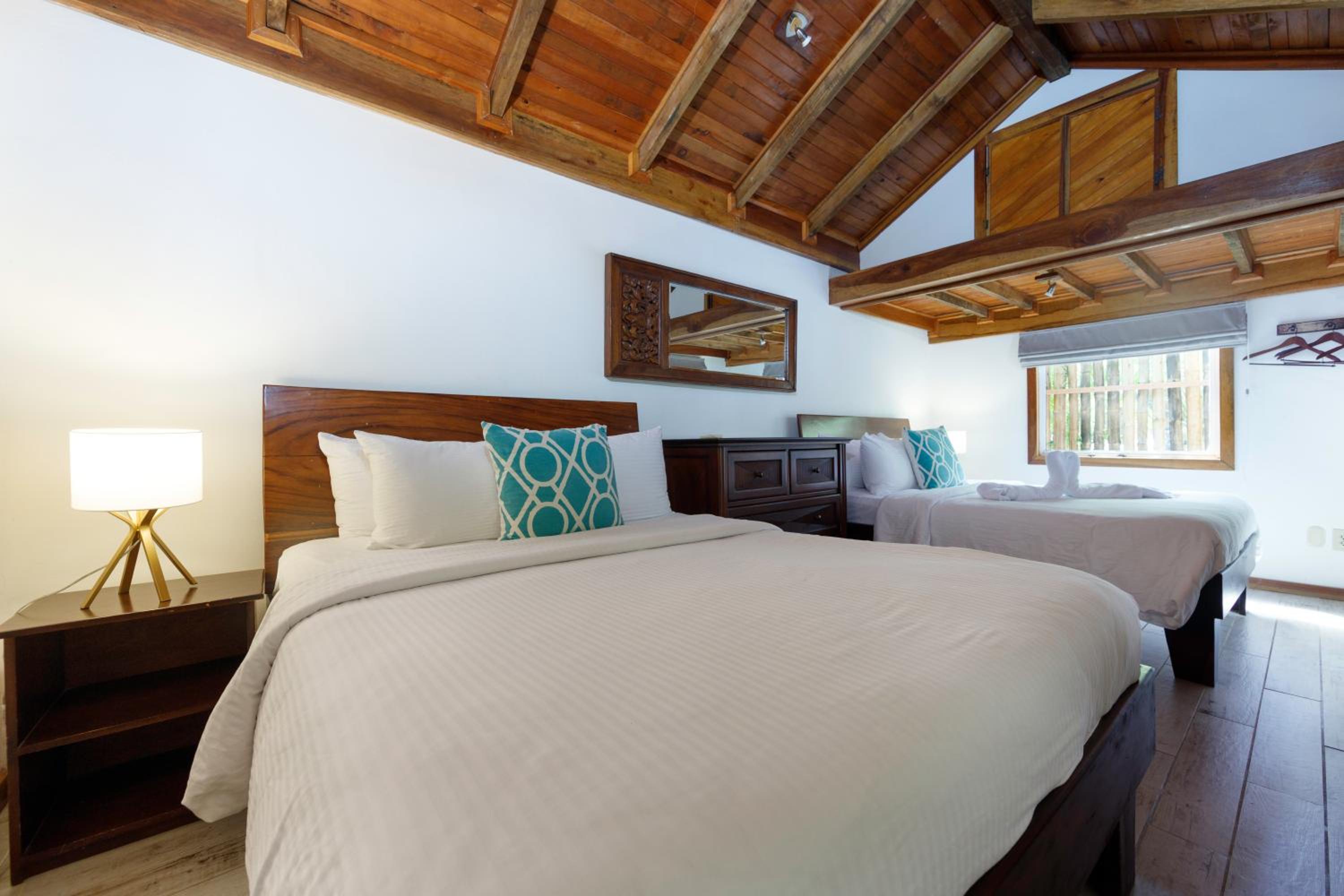 Bungalow (4 Adults)