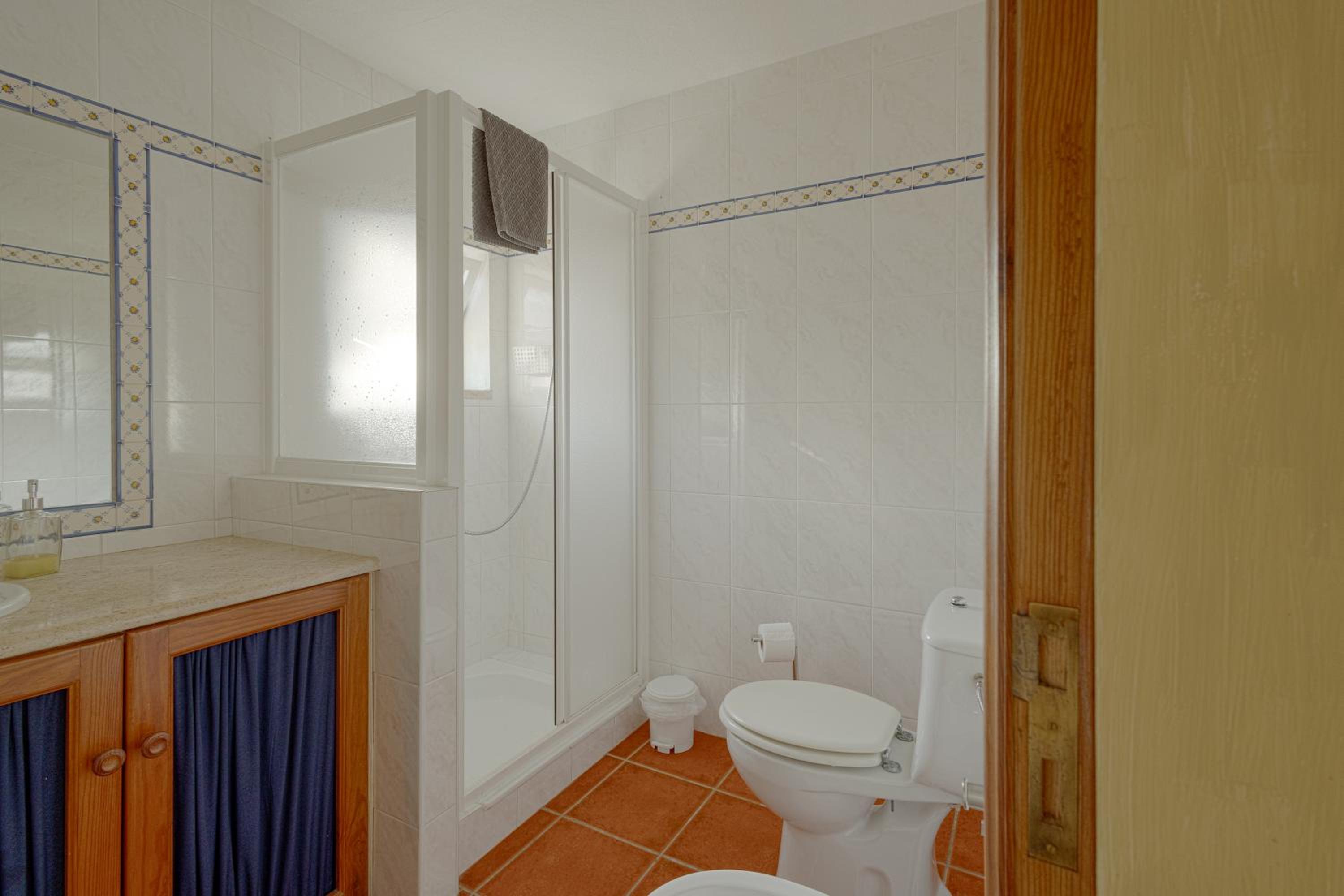 Double Room - Photo 5