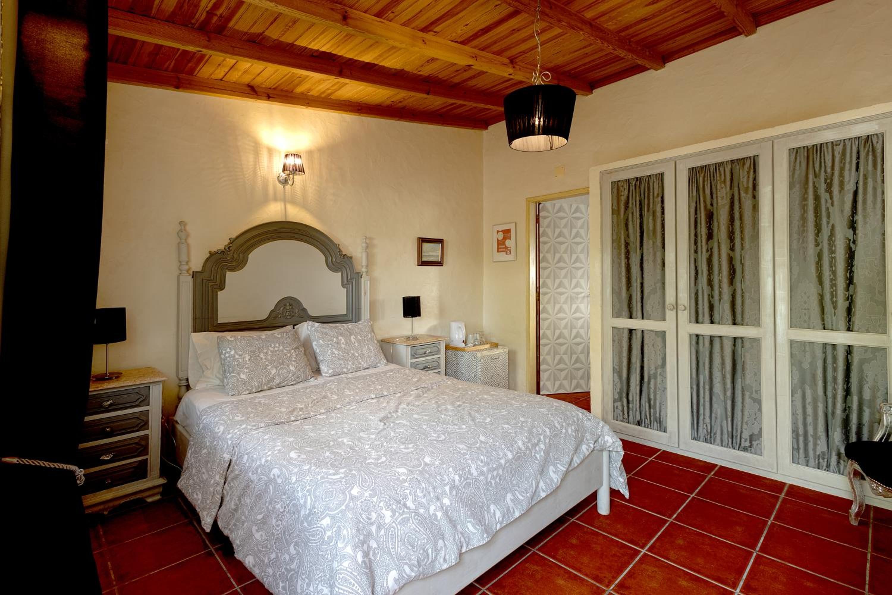 Double Room - Photo 3