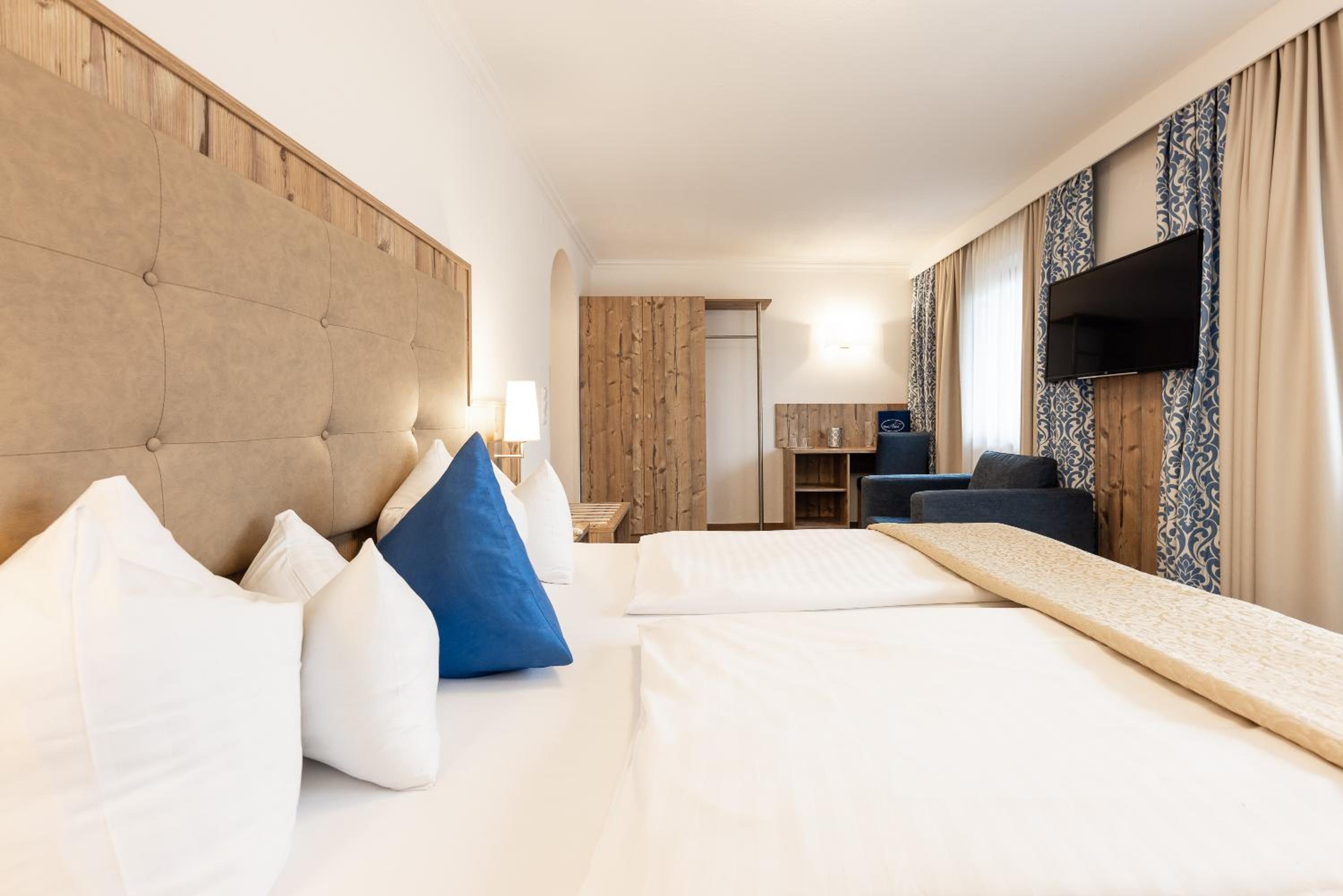 Double or Twin Room with Garden View - Photo 2