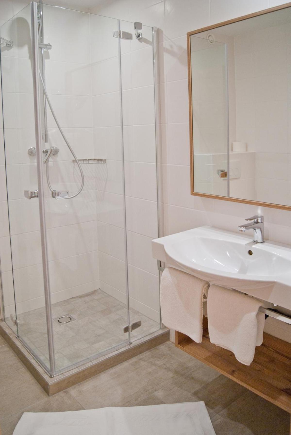 Double or Twin Room with Garden View - Photo 10