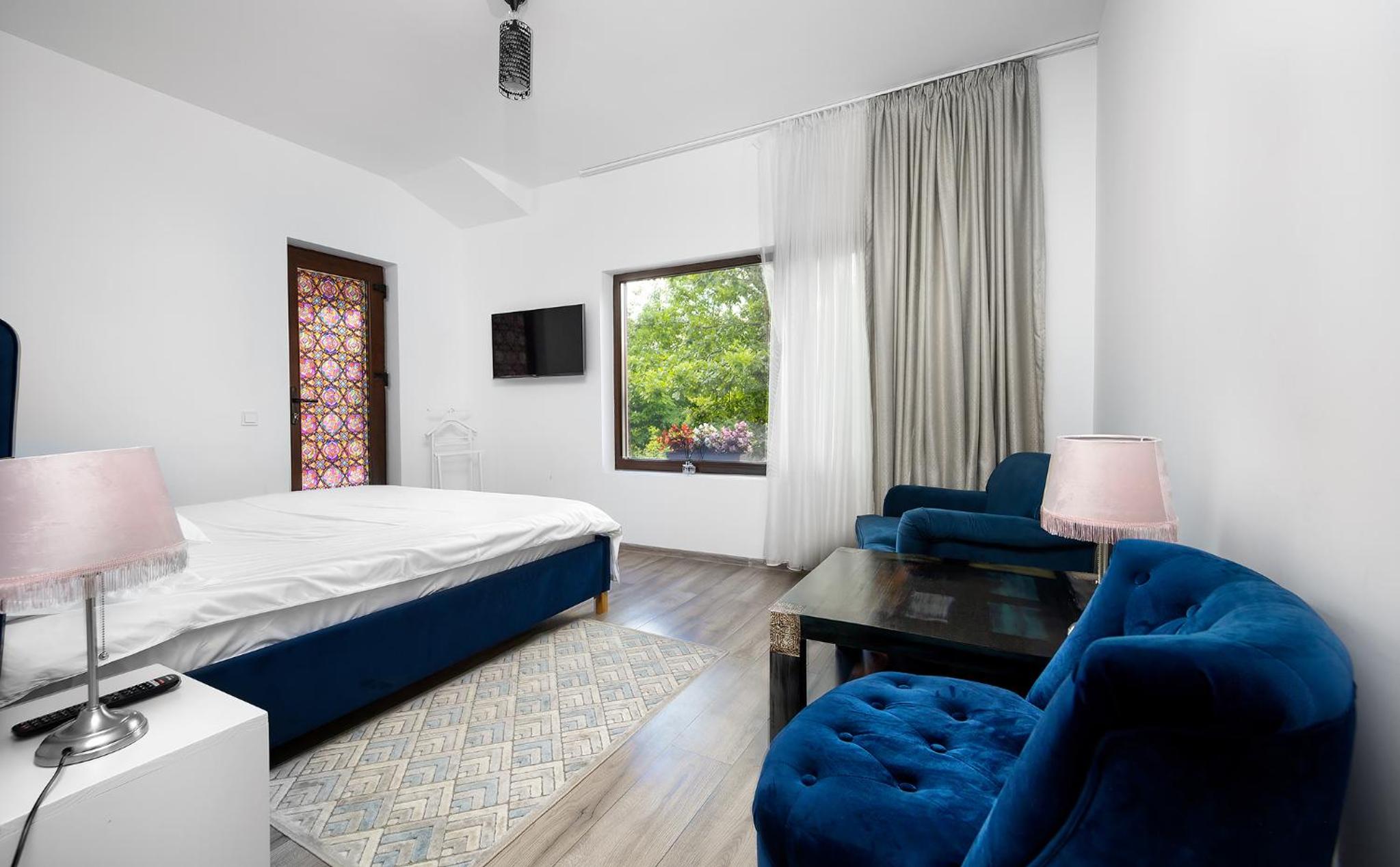 Deluxe King Room photo 1