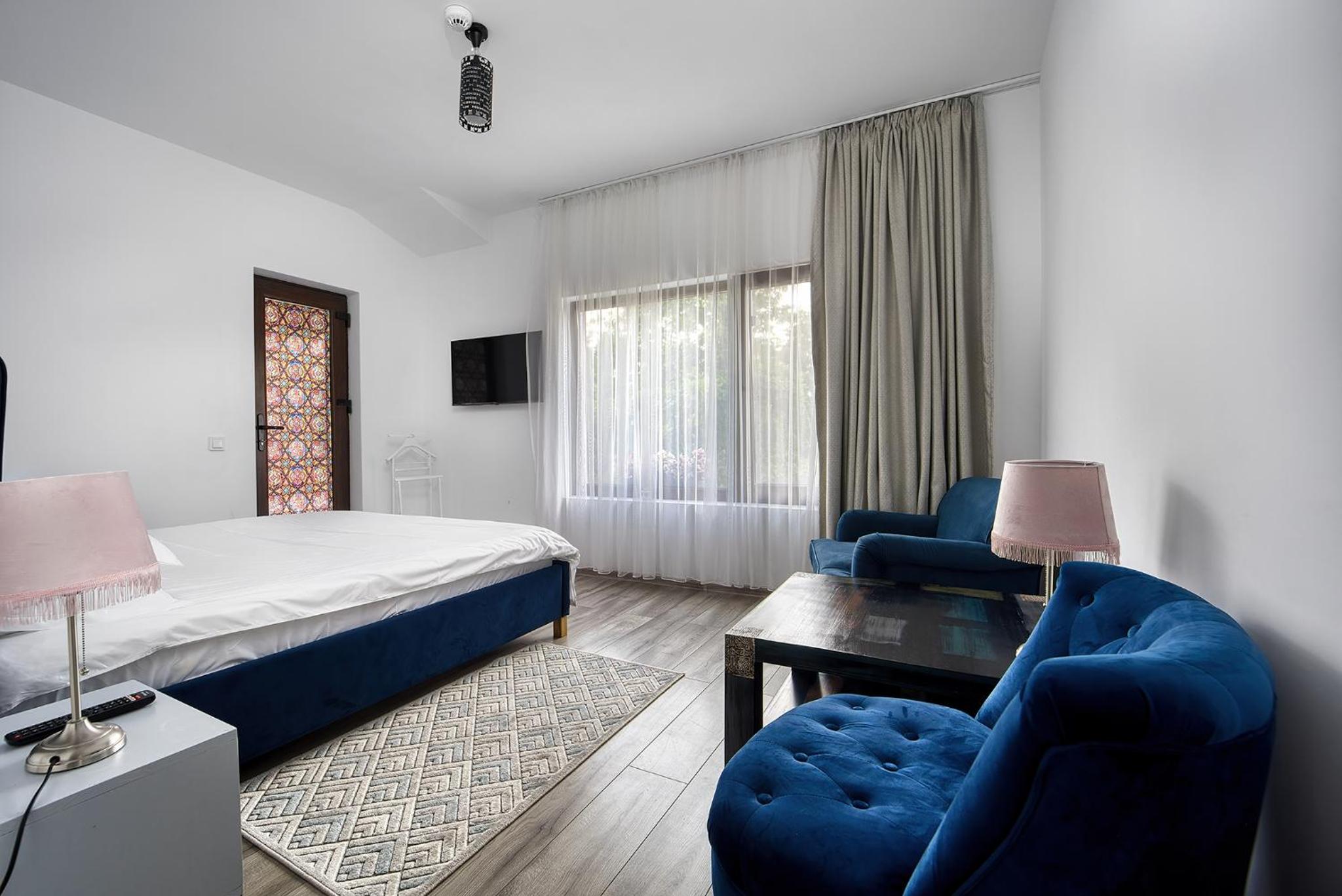 Deluxe King Room photo 3