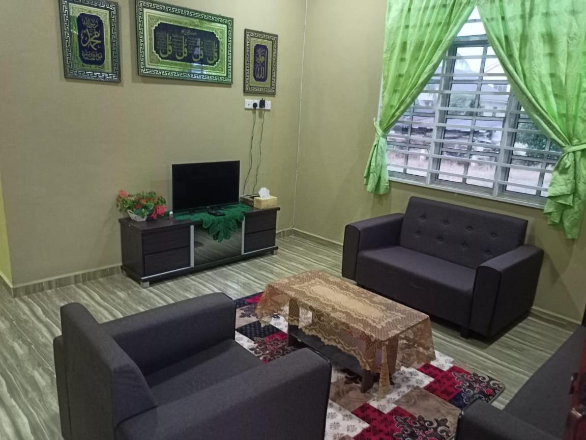 Two-Bedroom House photo 2
