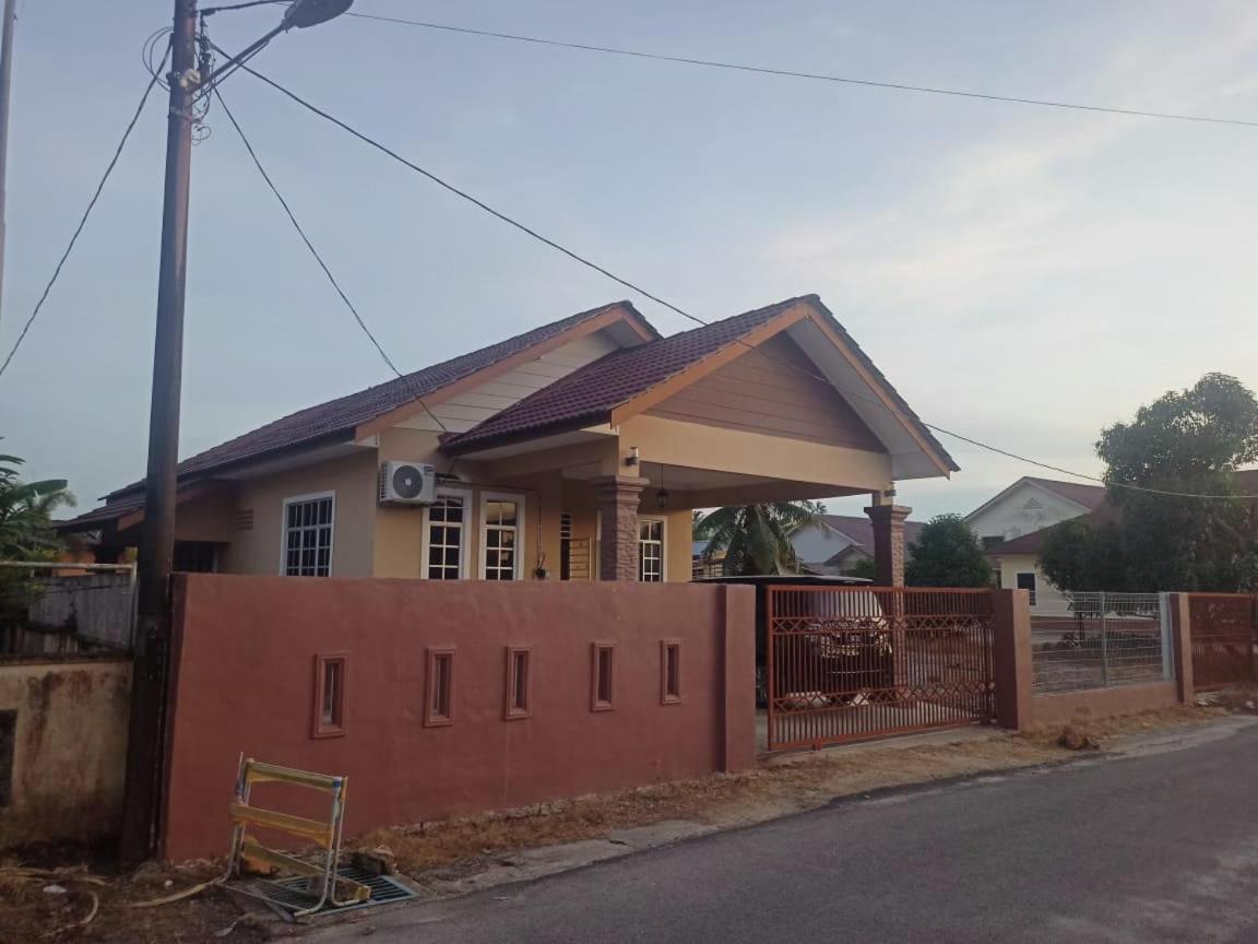 Two-Bedroom House photo 3