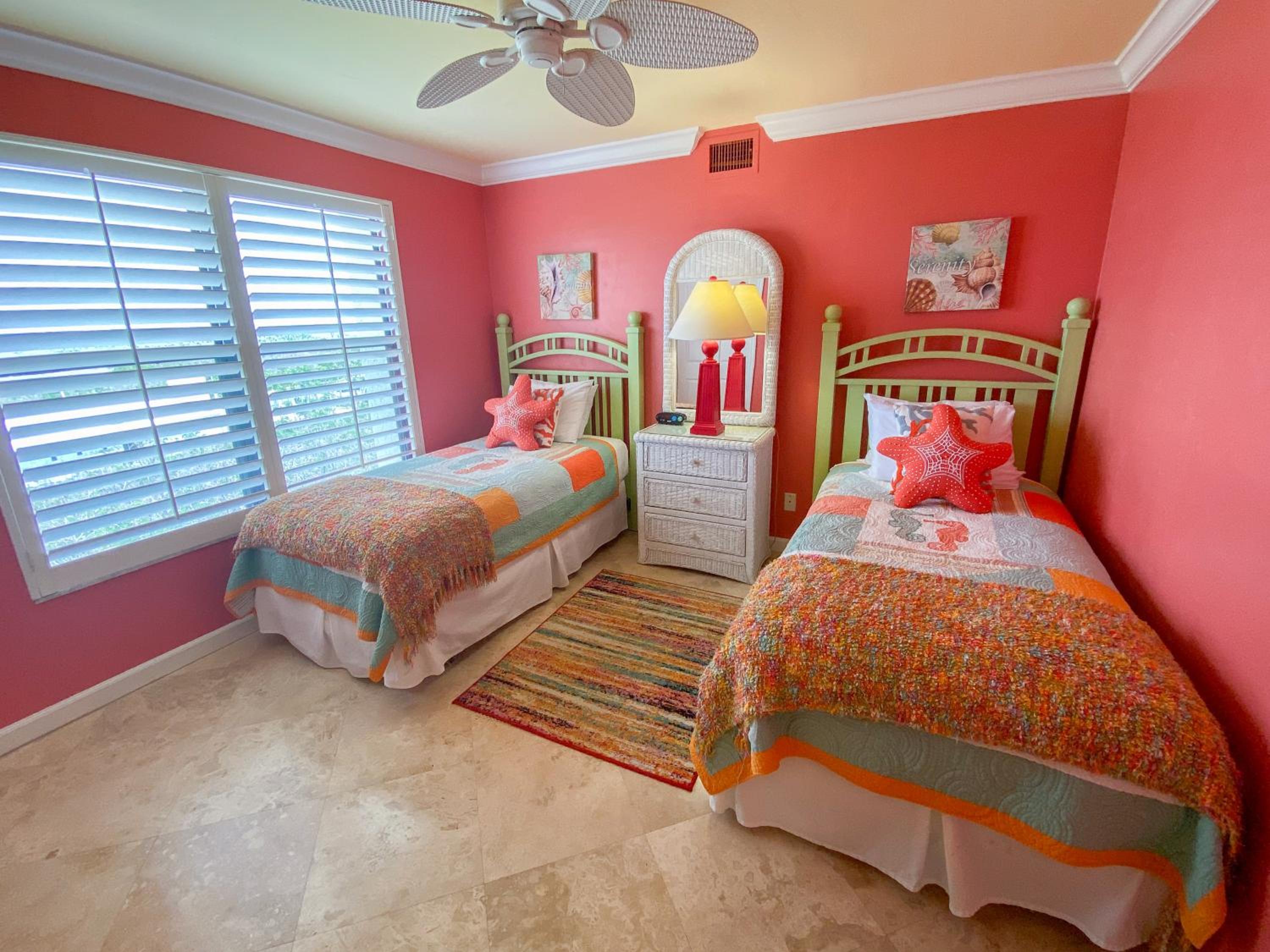  Luxury Two-Bedroom Apartment with Sea View