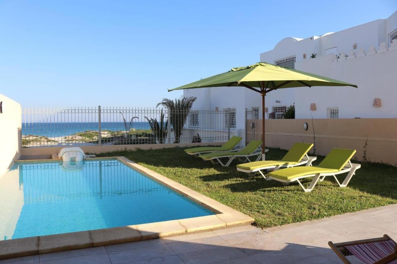 Three-Bedroom Villa photo 1
