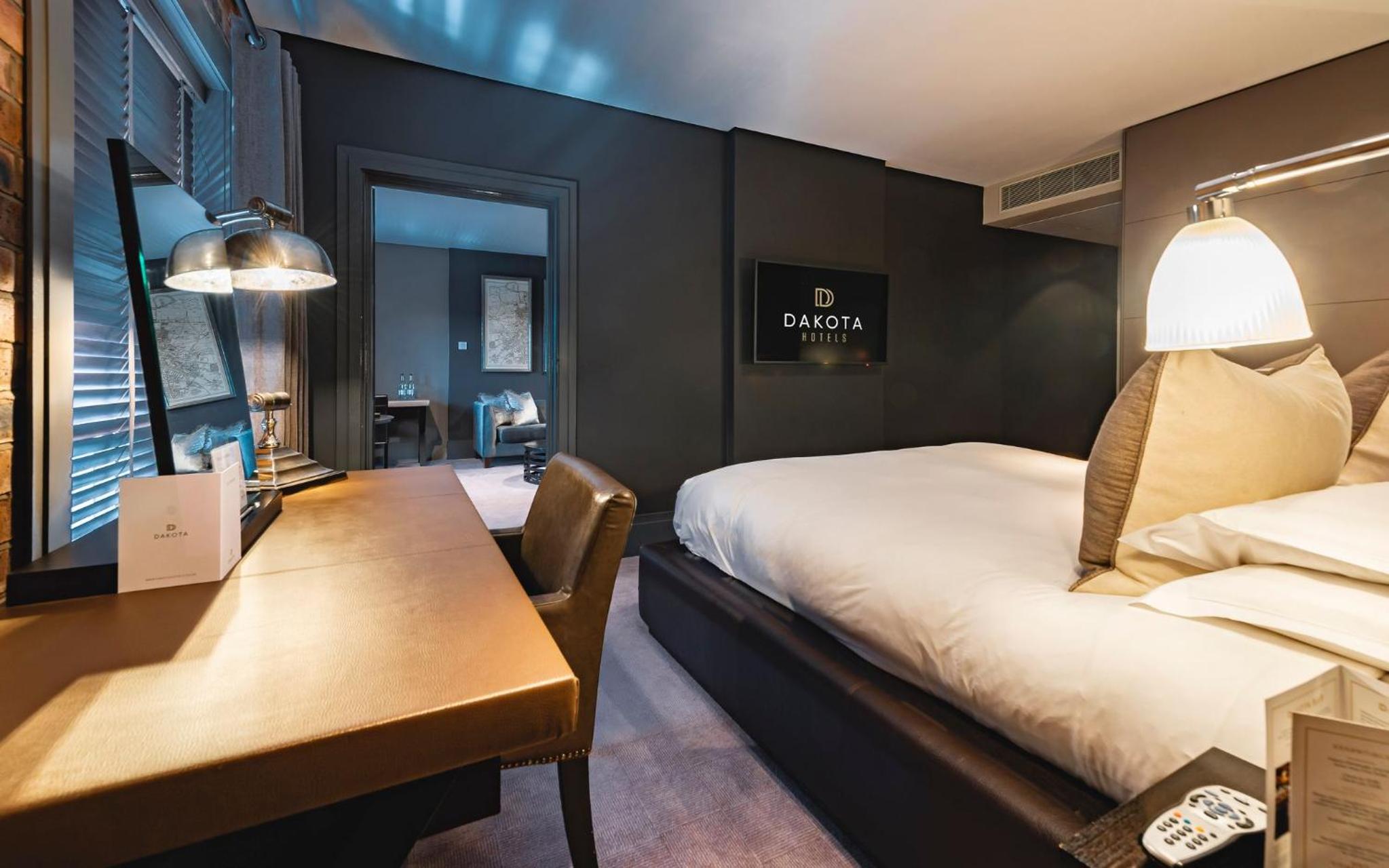 Signature Suite - Photo 4