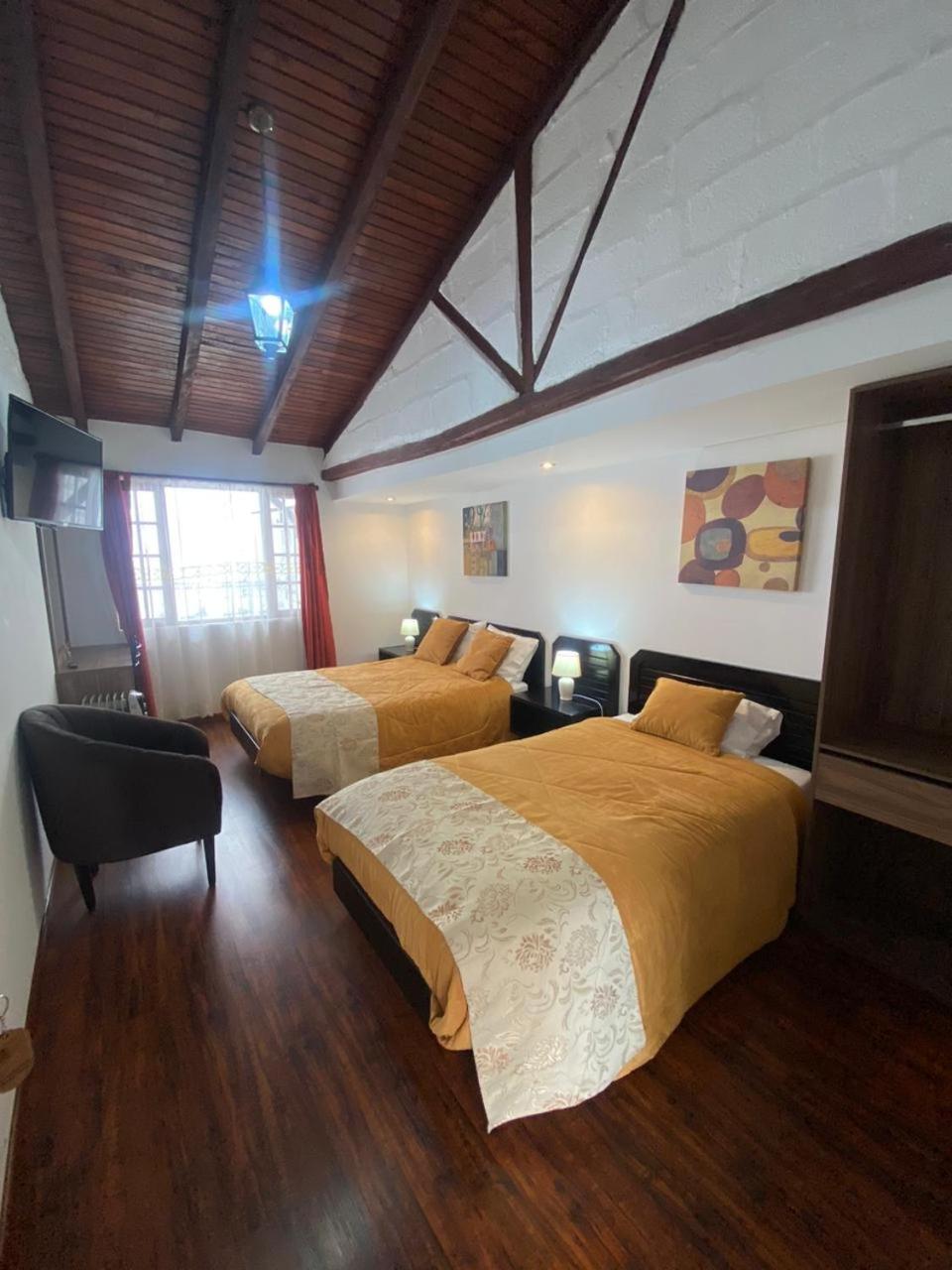 Standard Twin Room photo 2