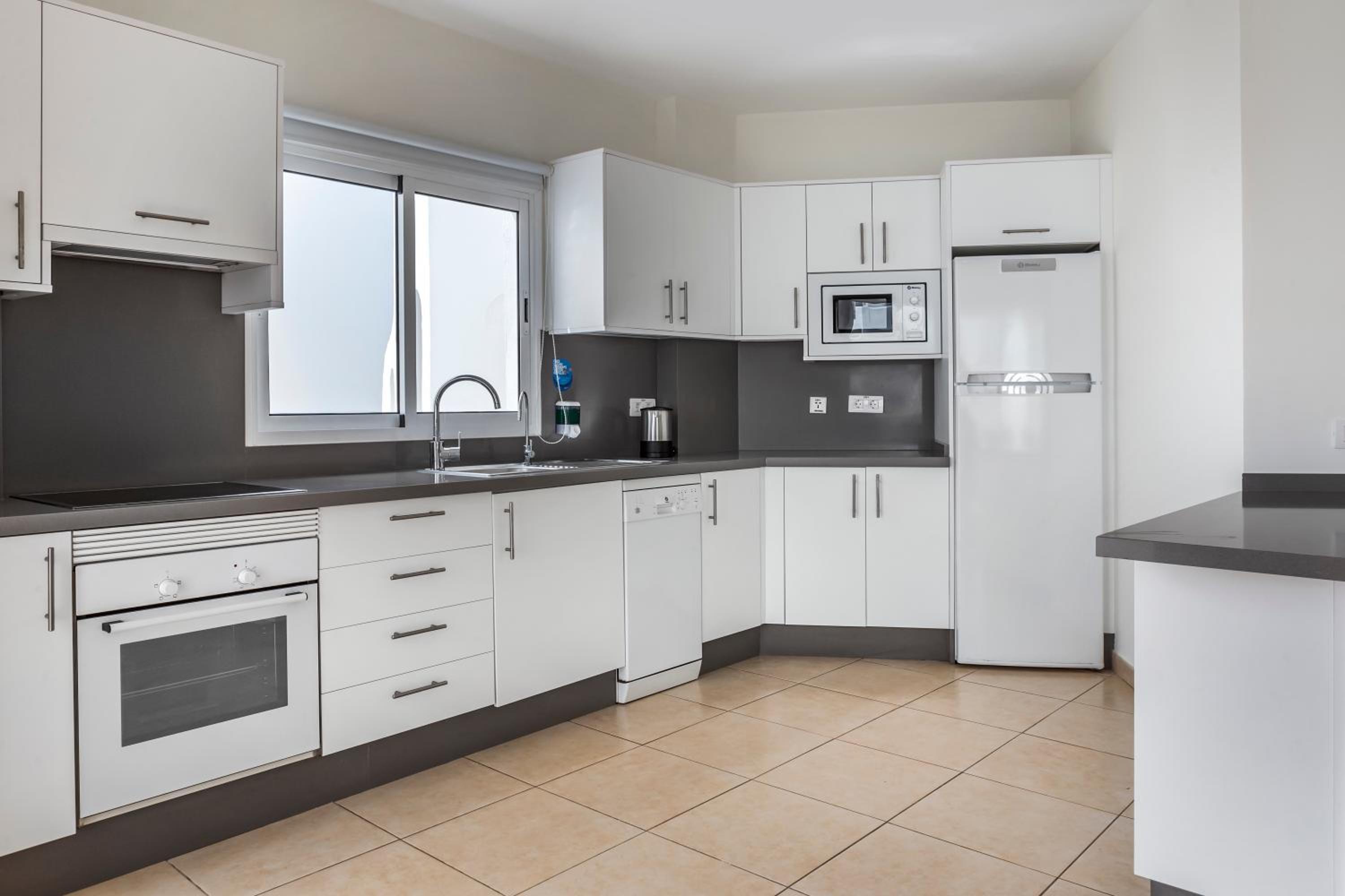 Three-Bedroom Apartment thumbnail 6
