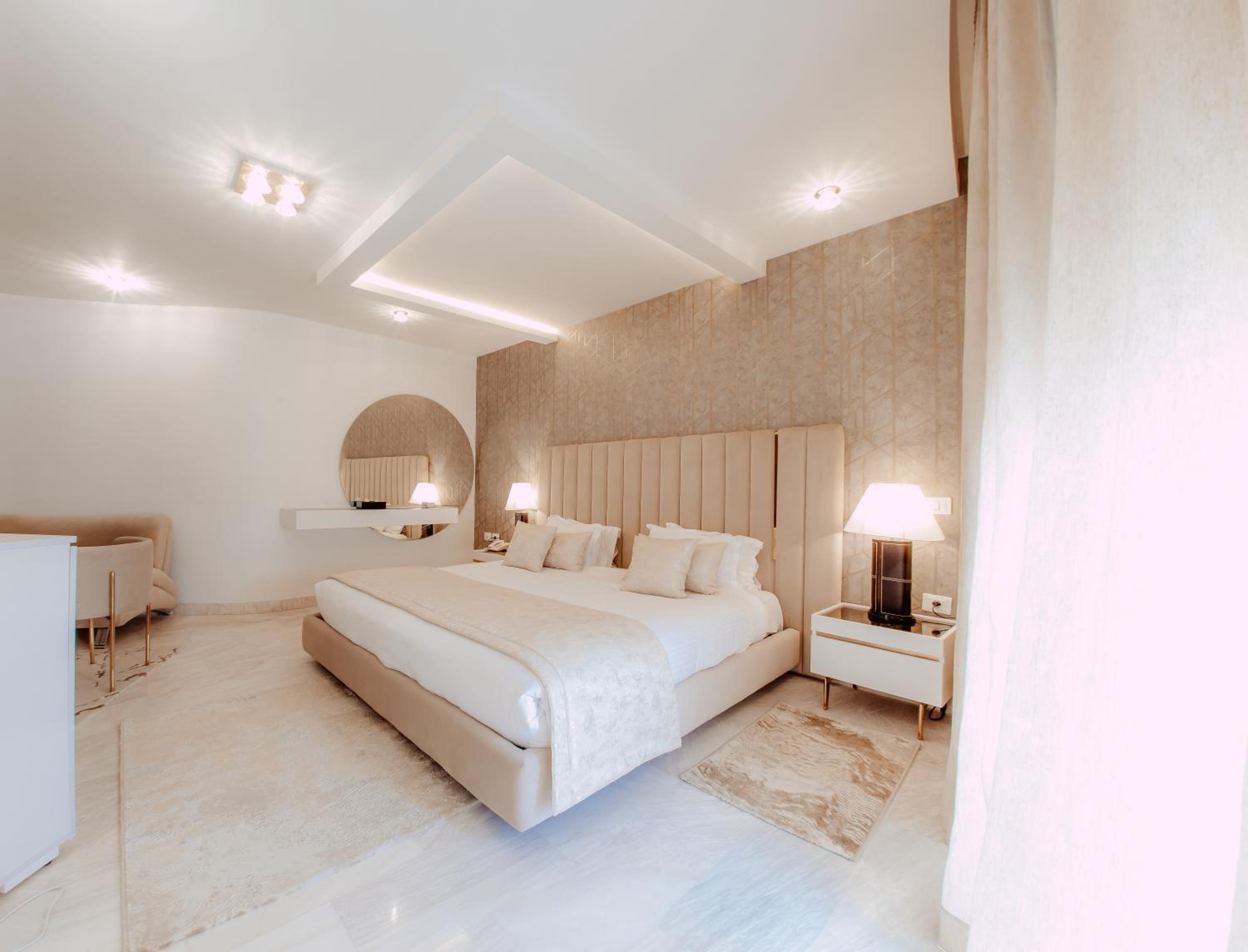 Deluxe Double Room - Photo 7