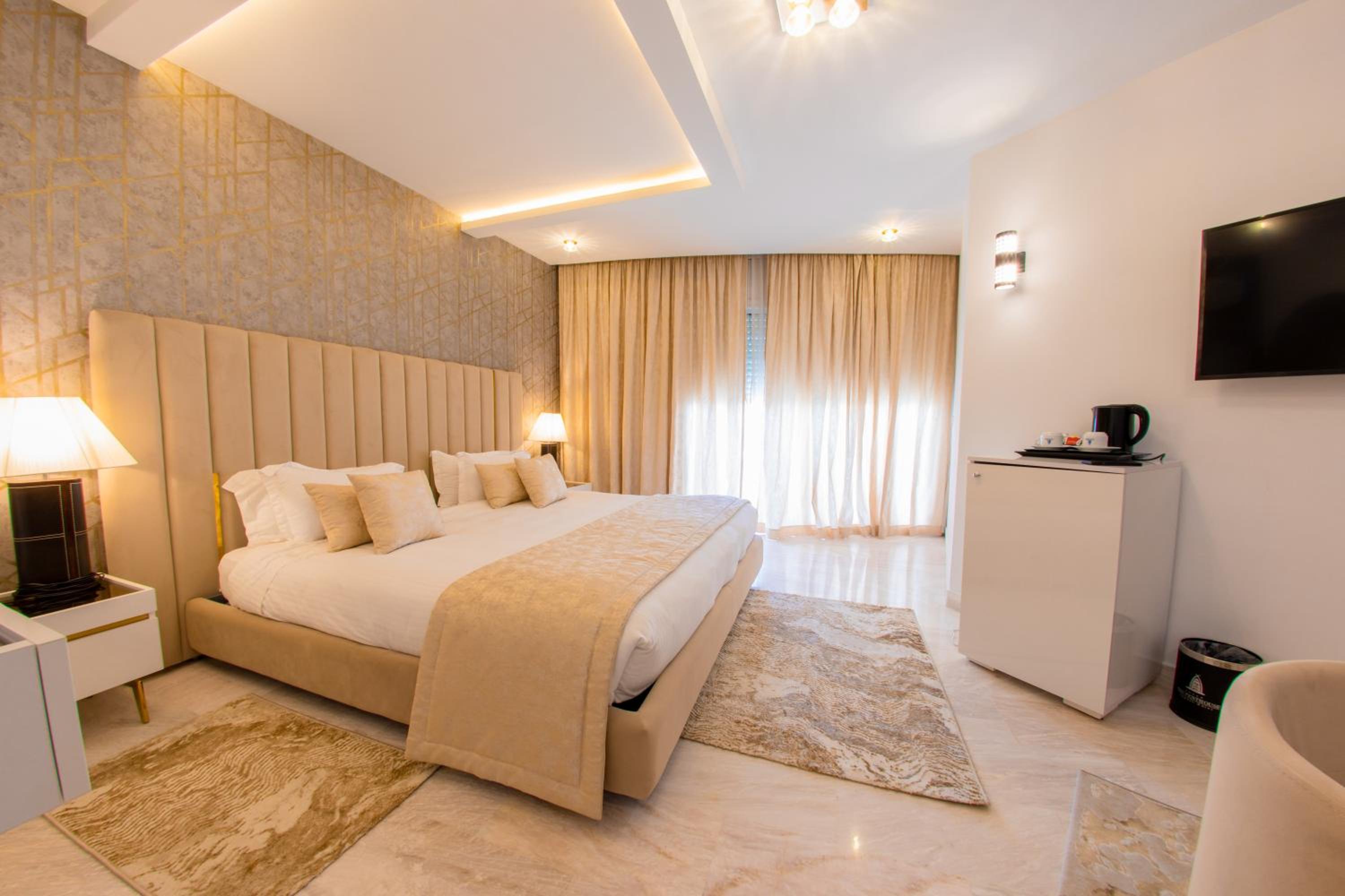 Deluxe Double Room - Photo 18
