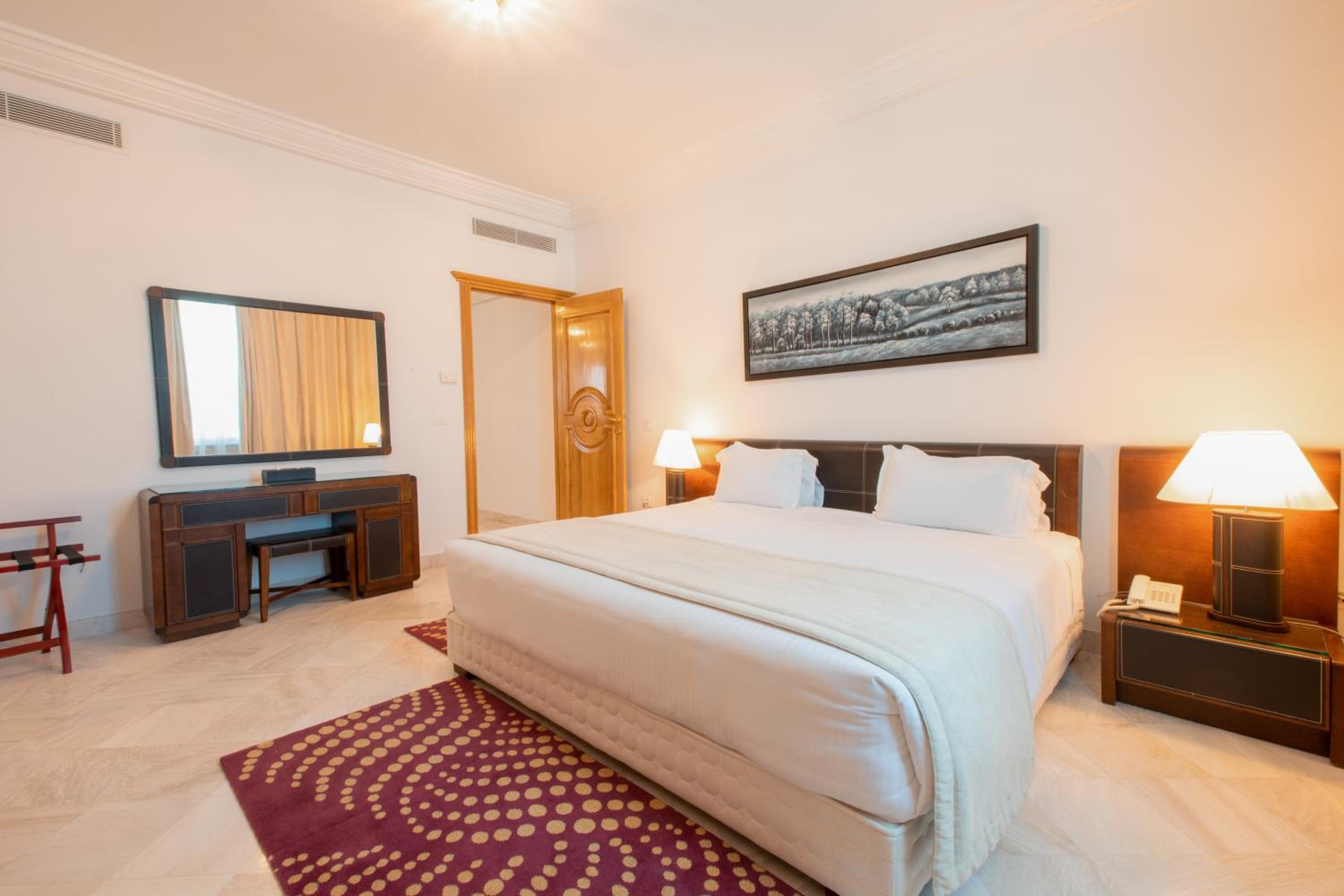 Standard Double Room - Photo 10