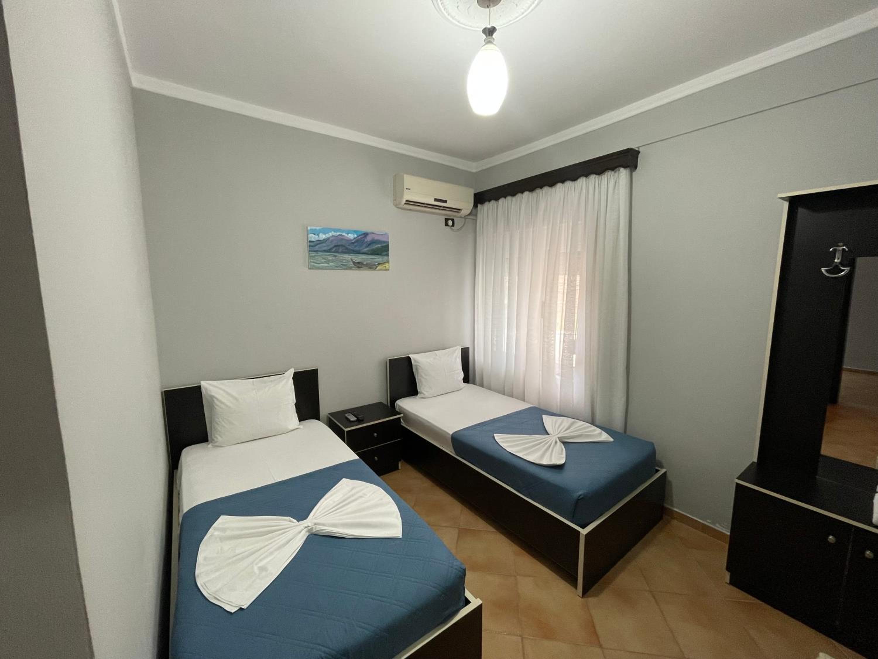 Twin Room with Shower