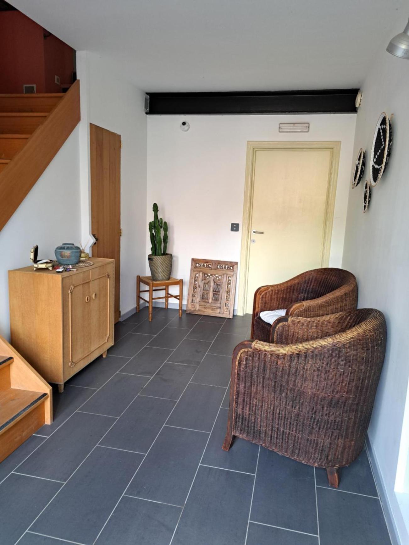 Family Room with Private Bathroom photo 2