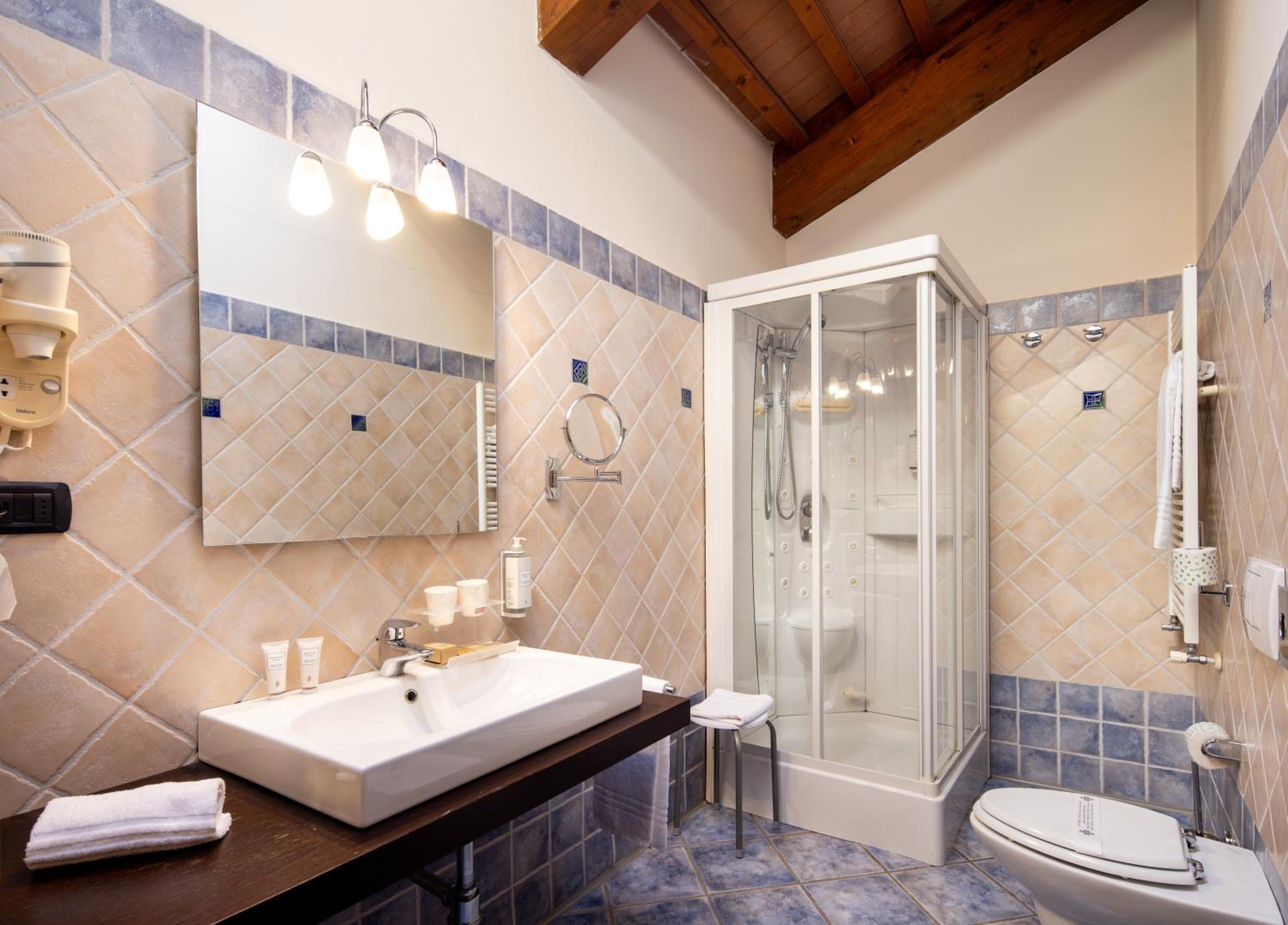 Superior Double Room - Photo 9