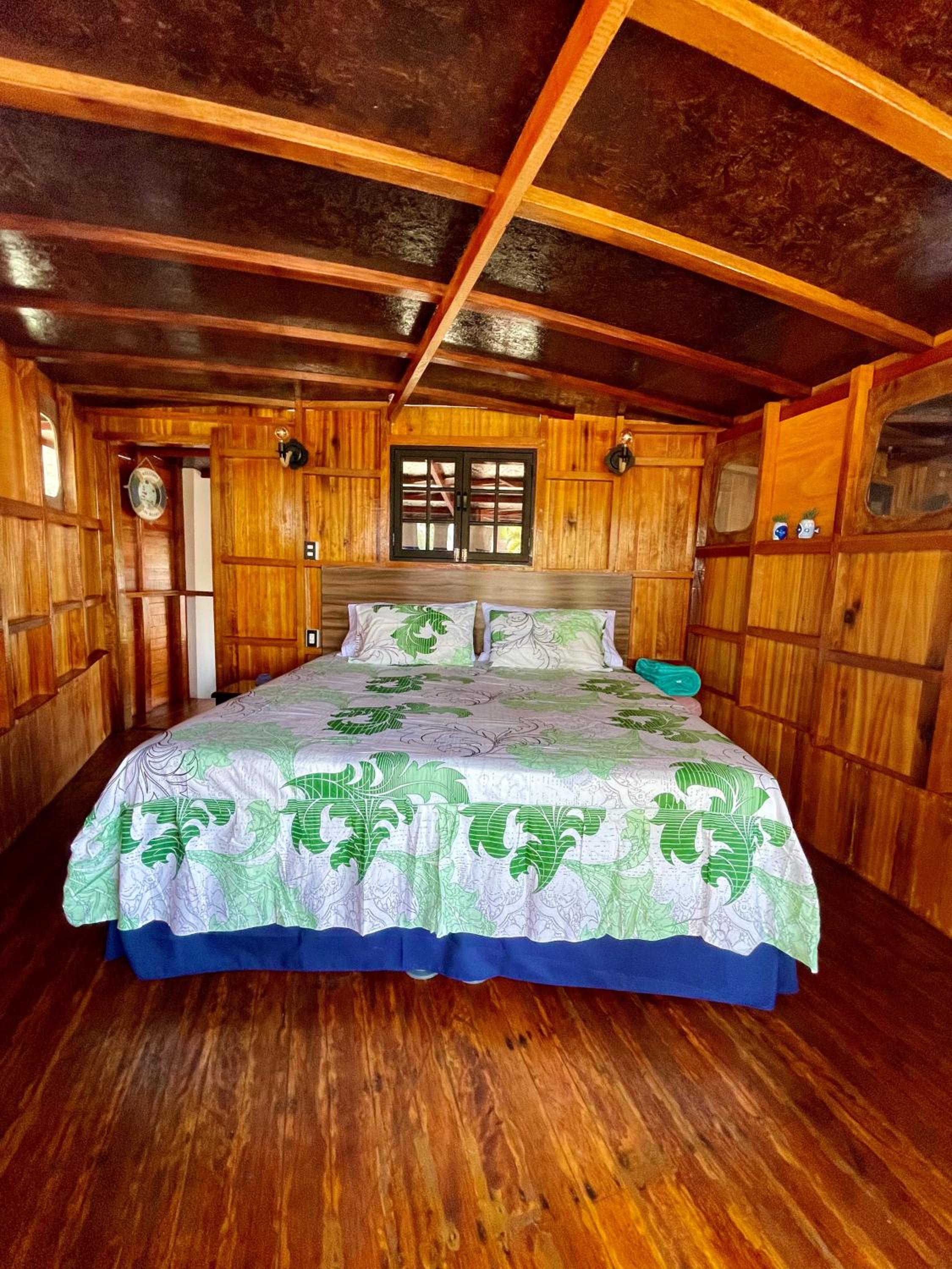 King Suite with Balcony photo 3