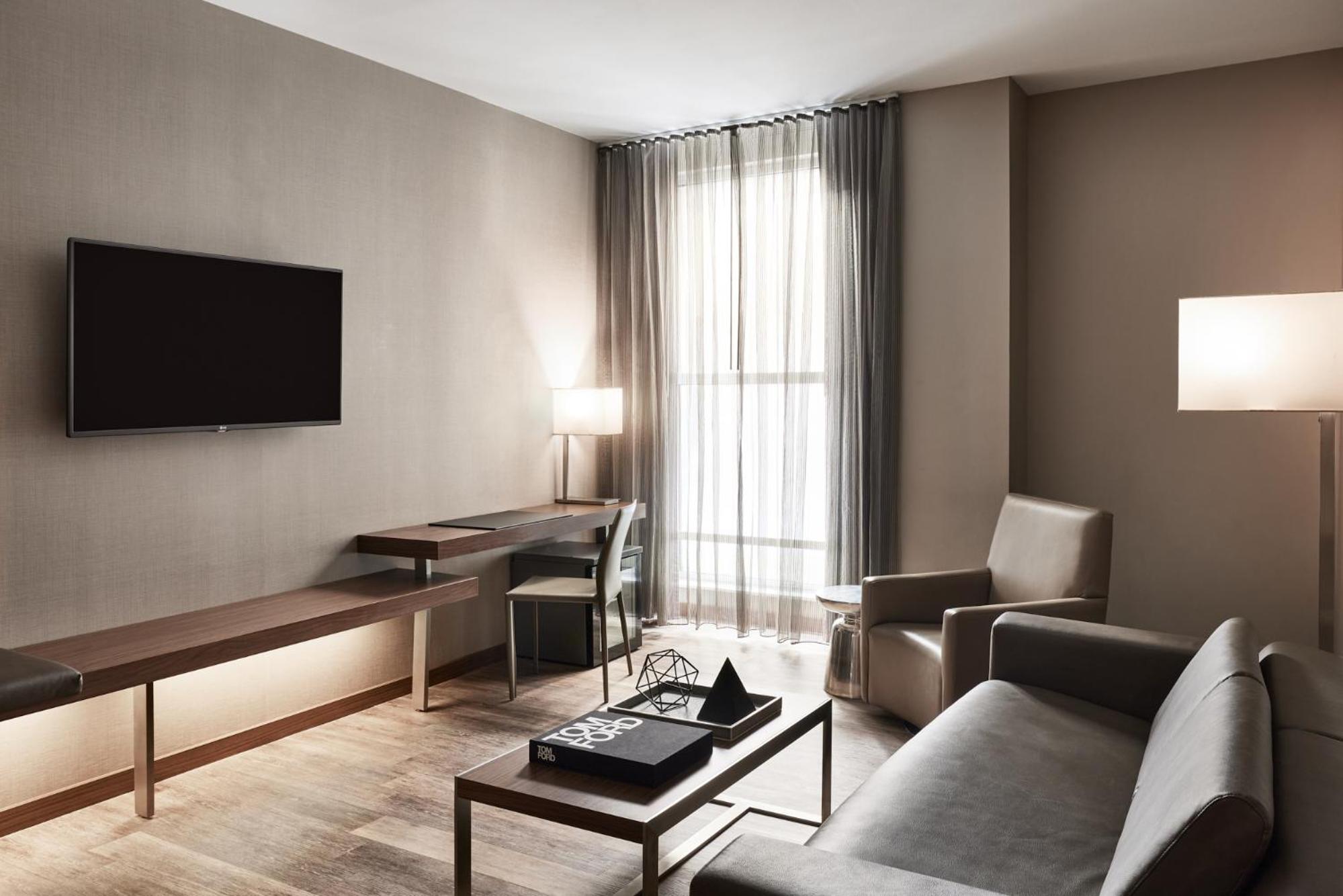 One-Bedroom King Suite with Sofa Bed - Photo 6
