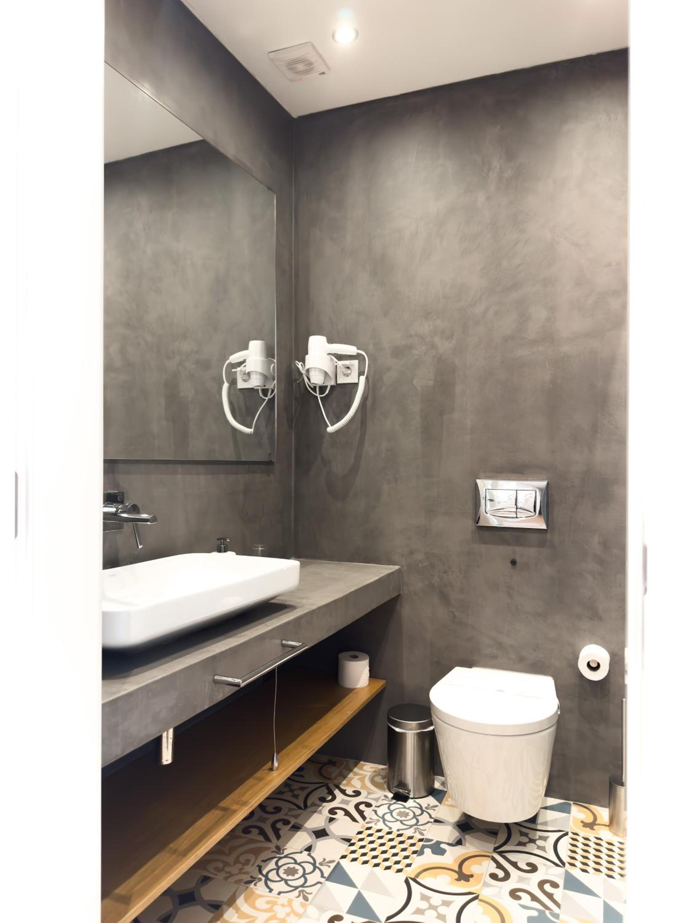Twin Room with Private External Bathroom - Photo 11