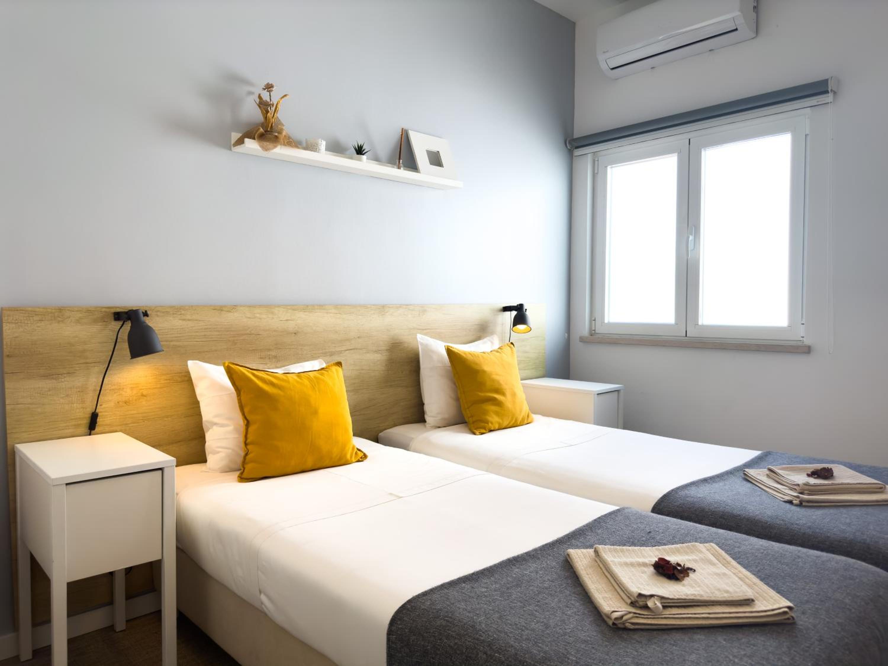 Twin Room with Private External Bathroom - Photo 3