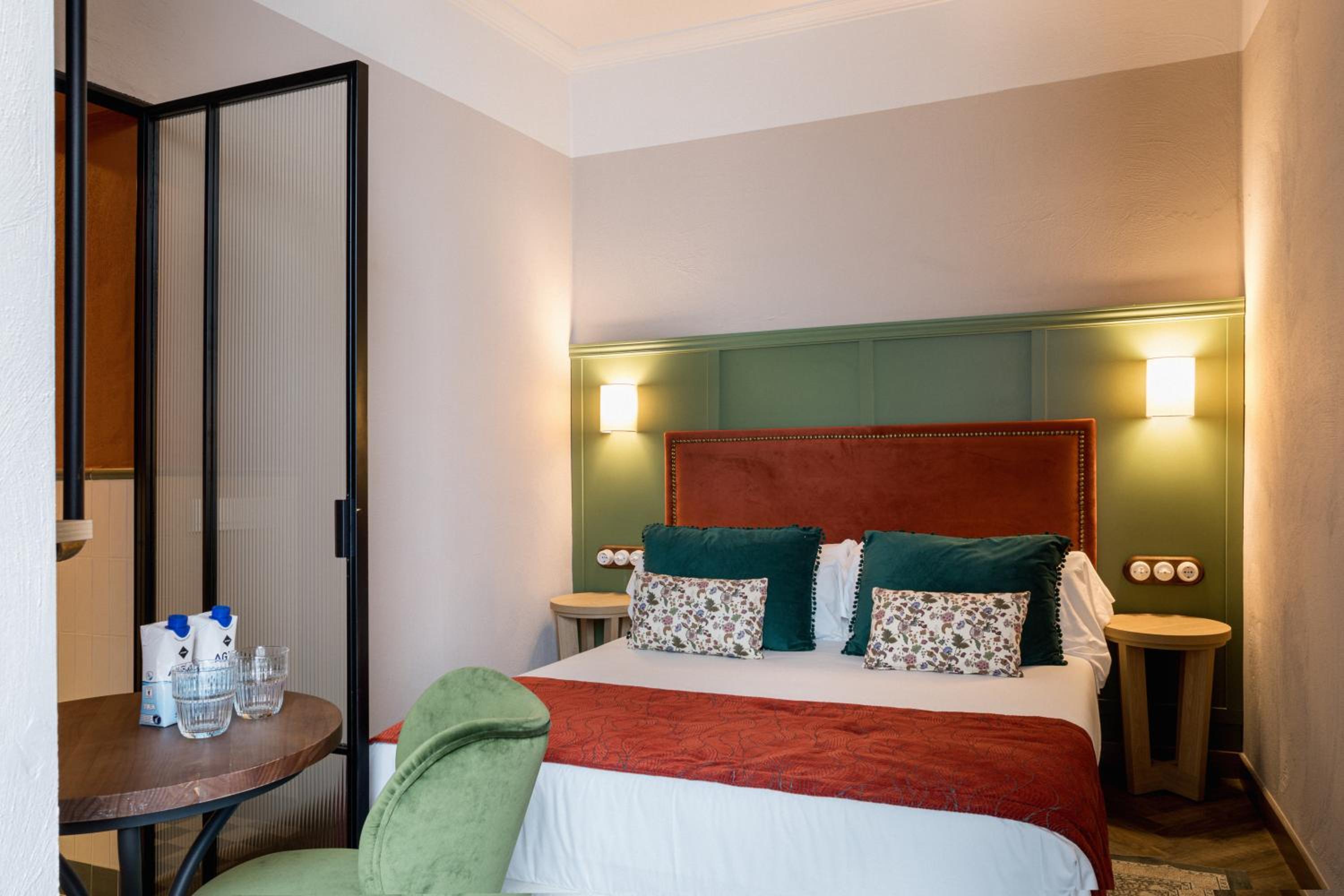 Interior Double Room - Photo 1