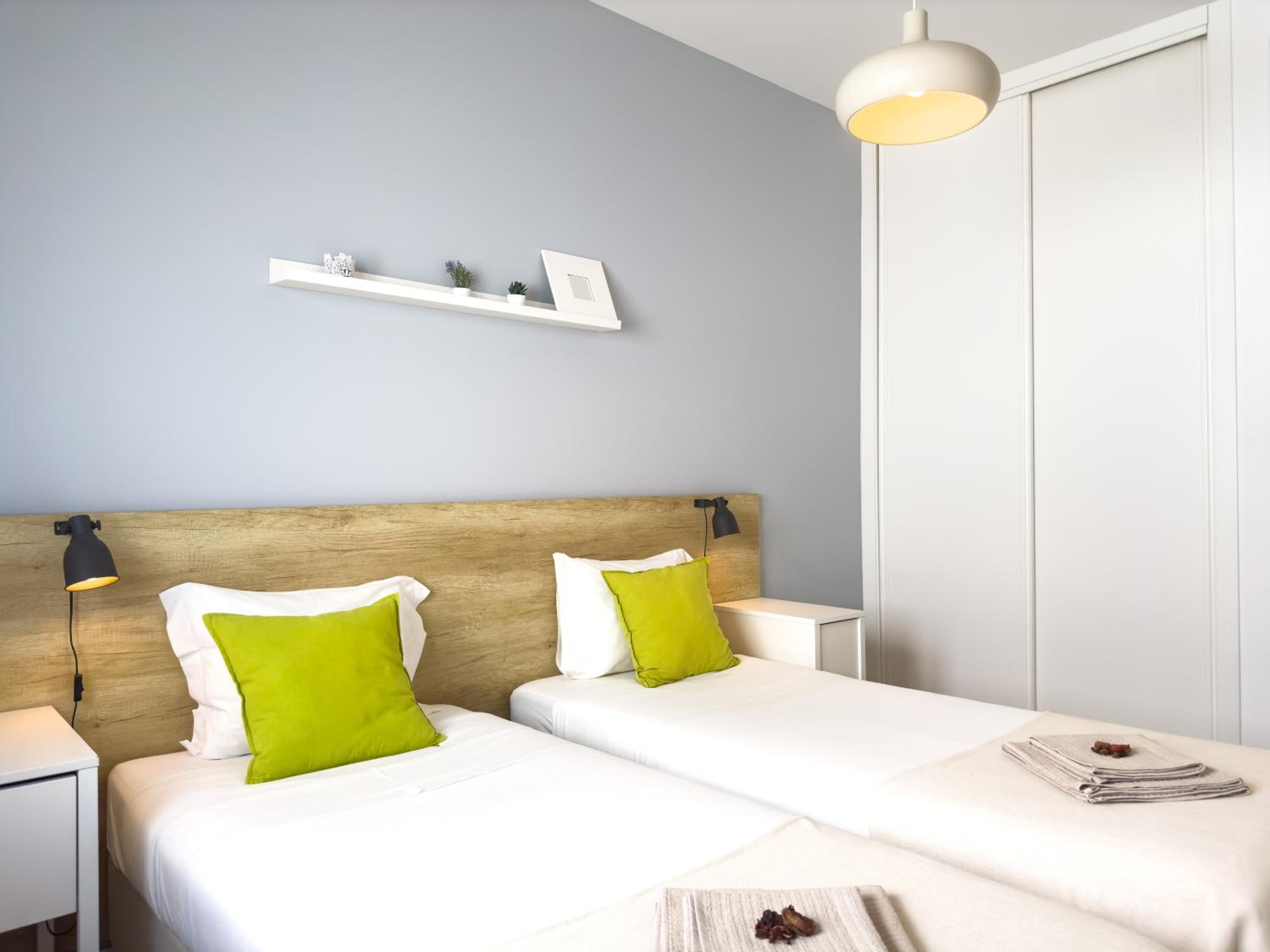 Twin Room with Private External Bathroom - Photo 24