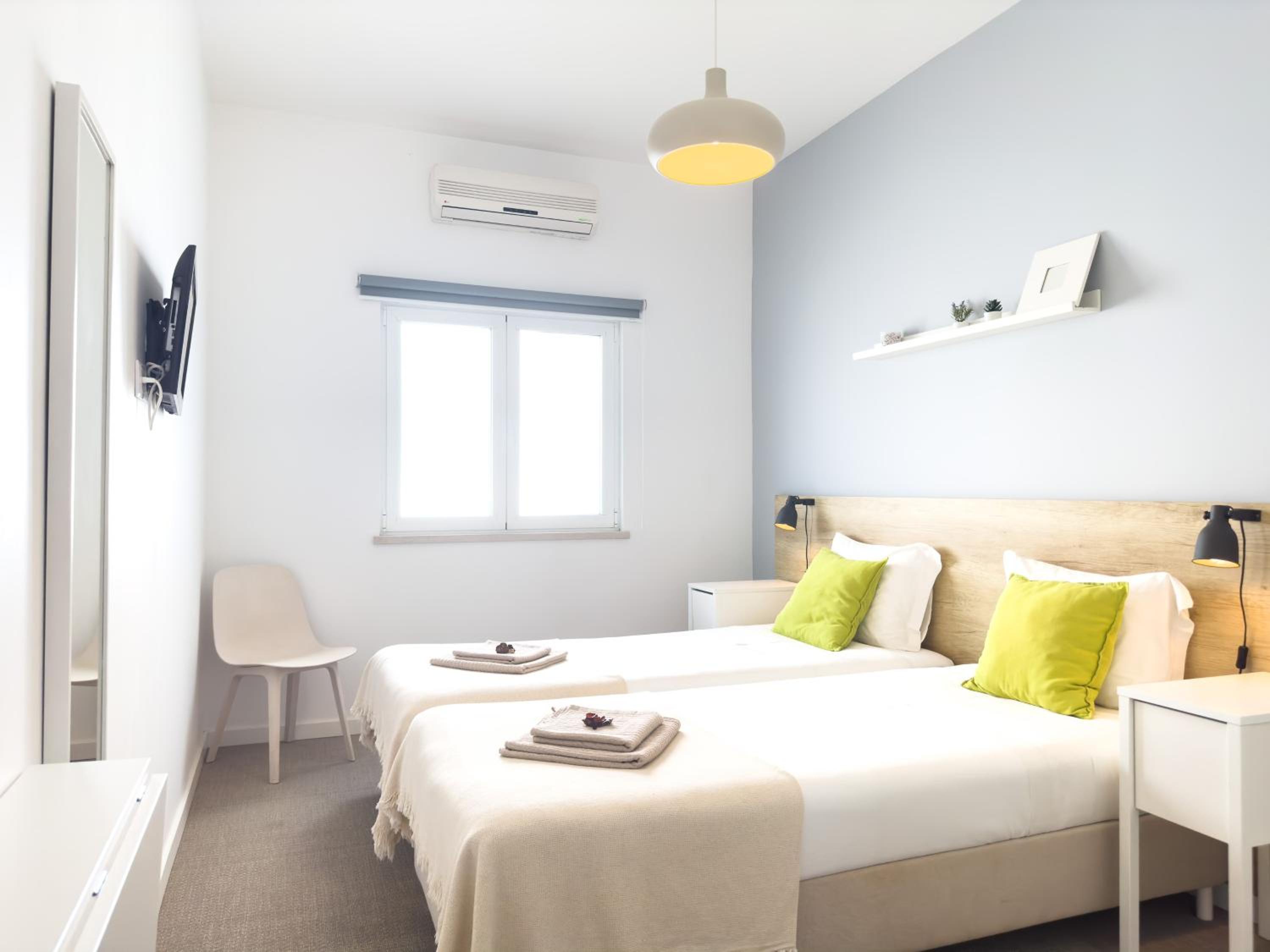 Twin Room with Private External Bathroom - Photo 6