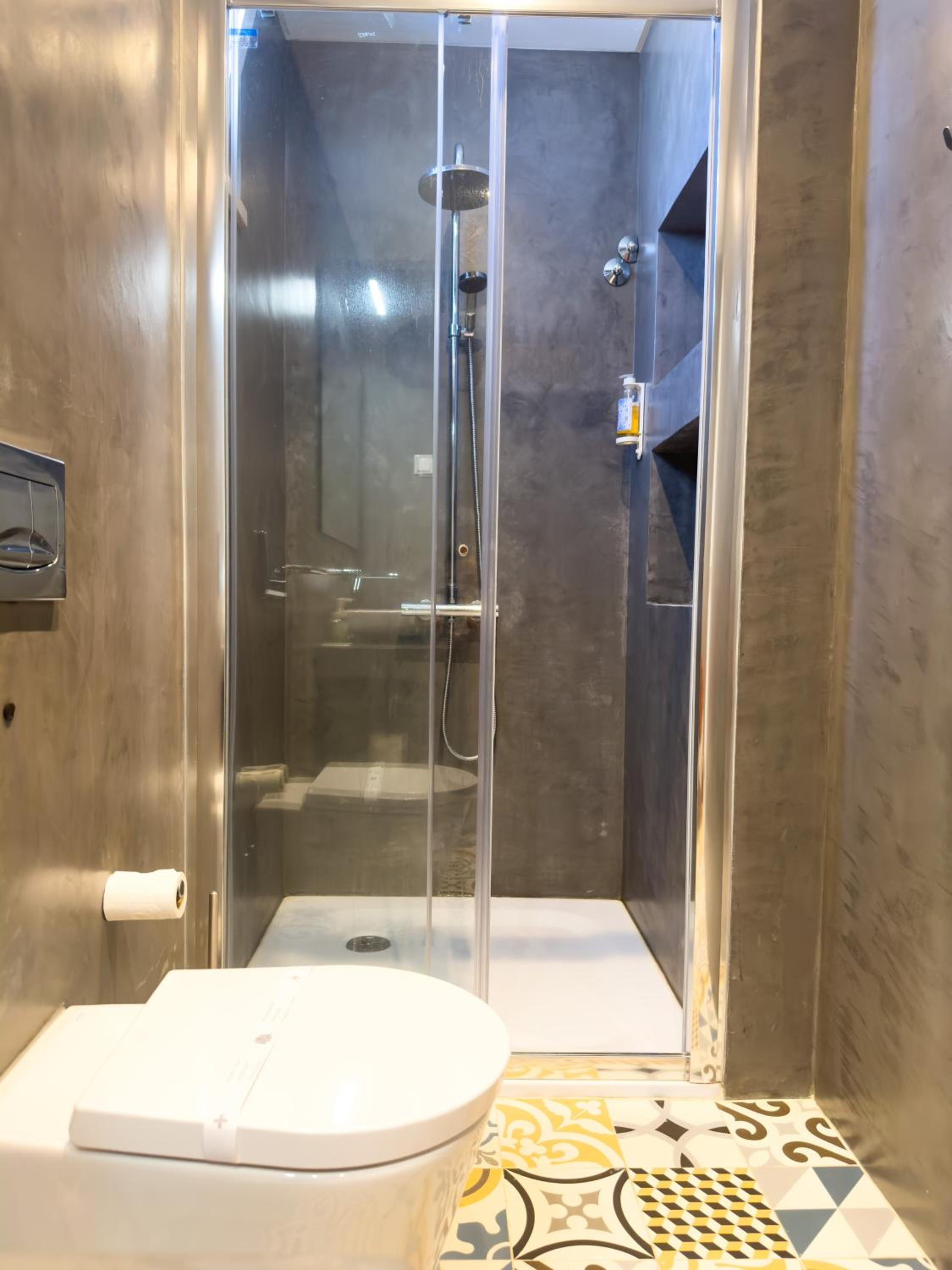 Twin Room with Private External Bathroom - Photo 15