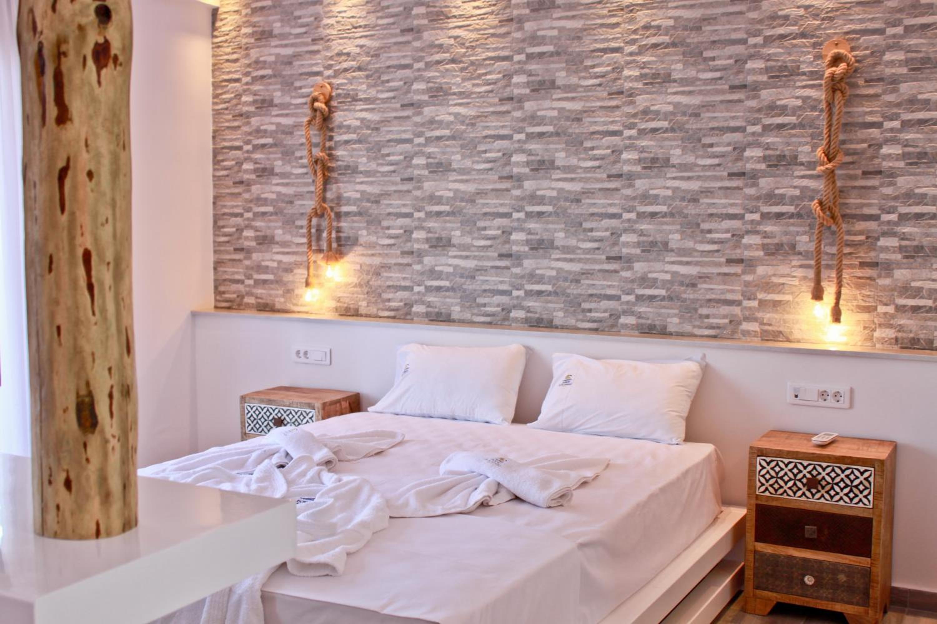 Junior Suite with Sea View - Photo 8