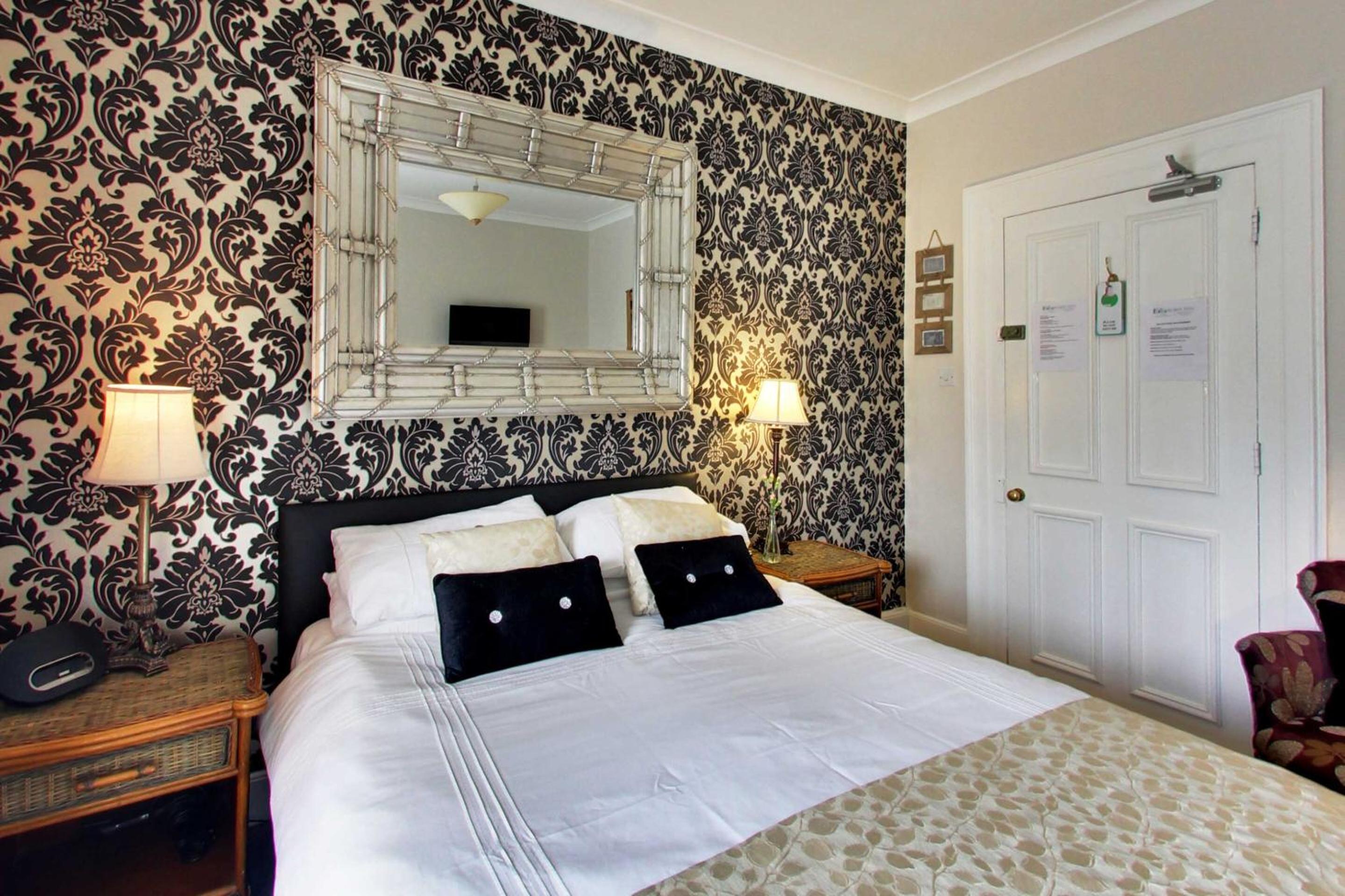 Classic Double Room with Shower