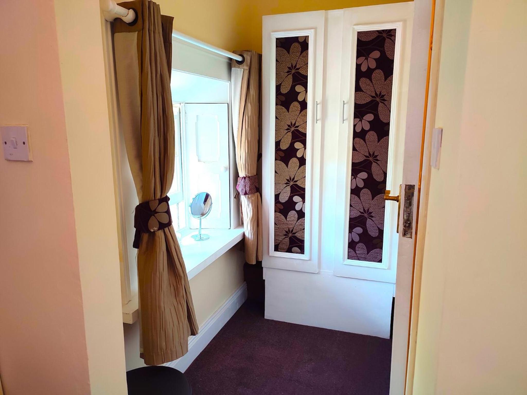 Double Room thumbnail 5