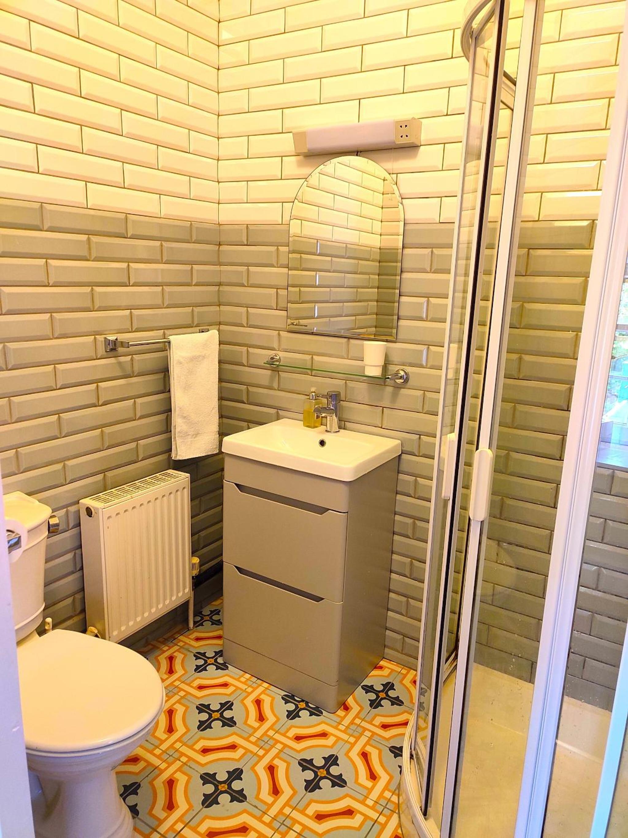 Double Room thumbnail 6