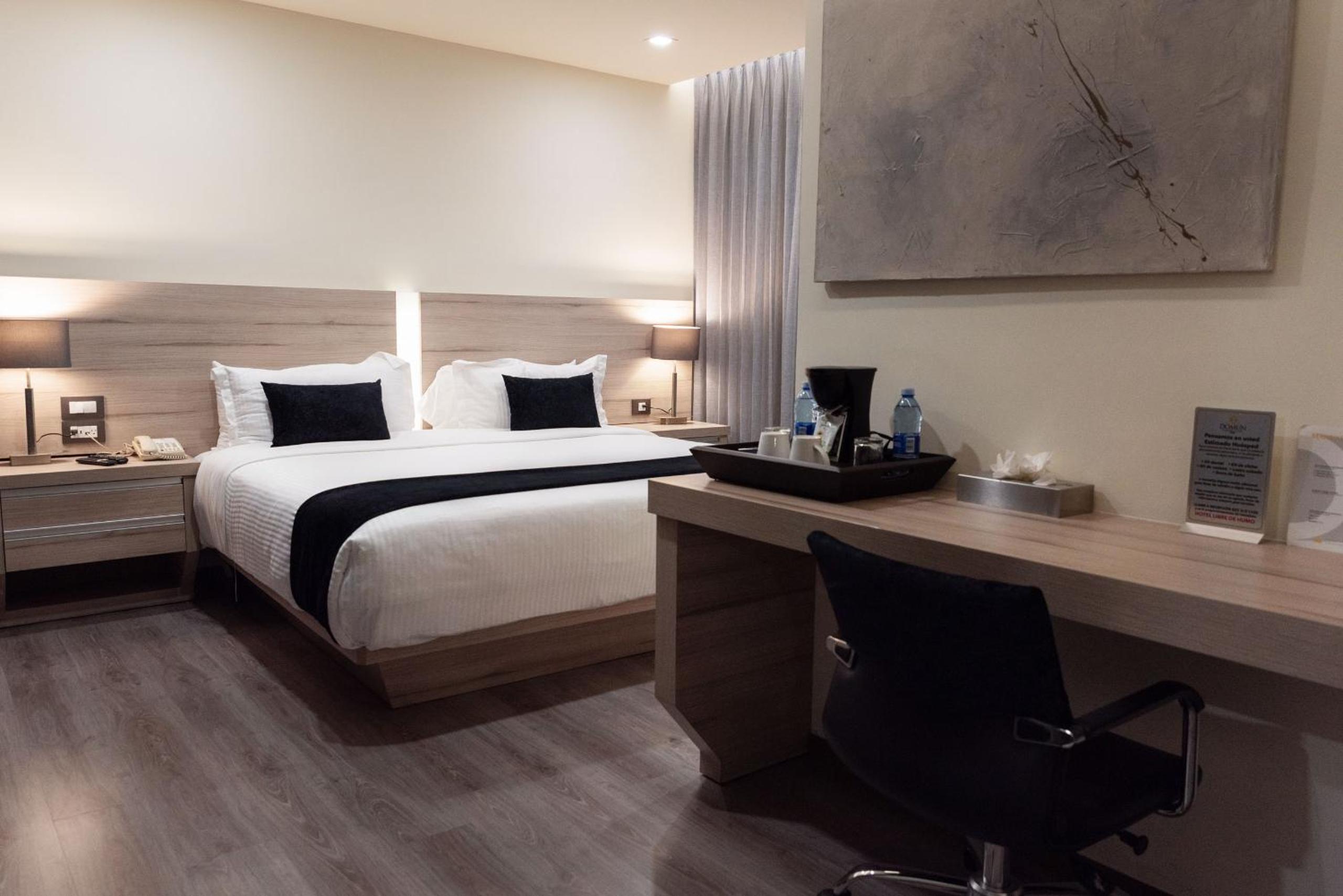 Standard King Room - Photo 1