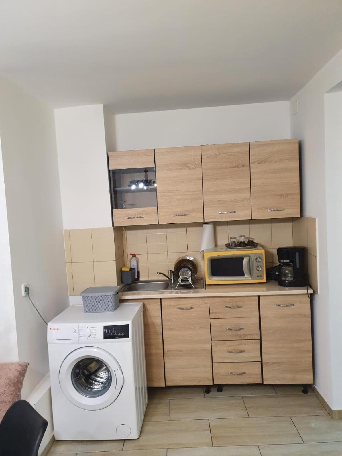 Quadruple Room with Shared Bathroom photo 3