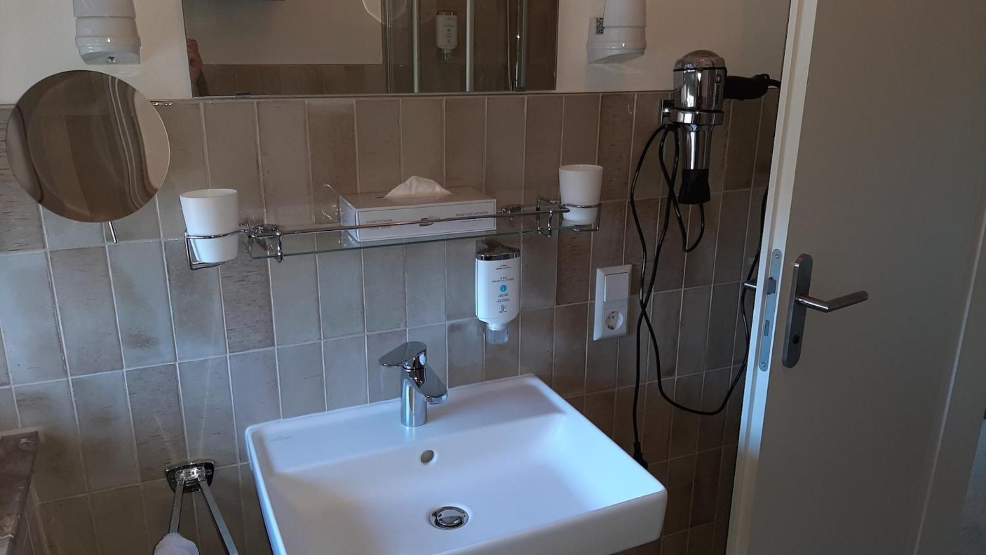 Deluxe Double Room with Balcony photo 3