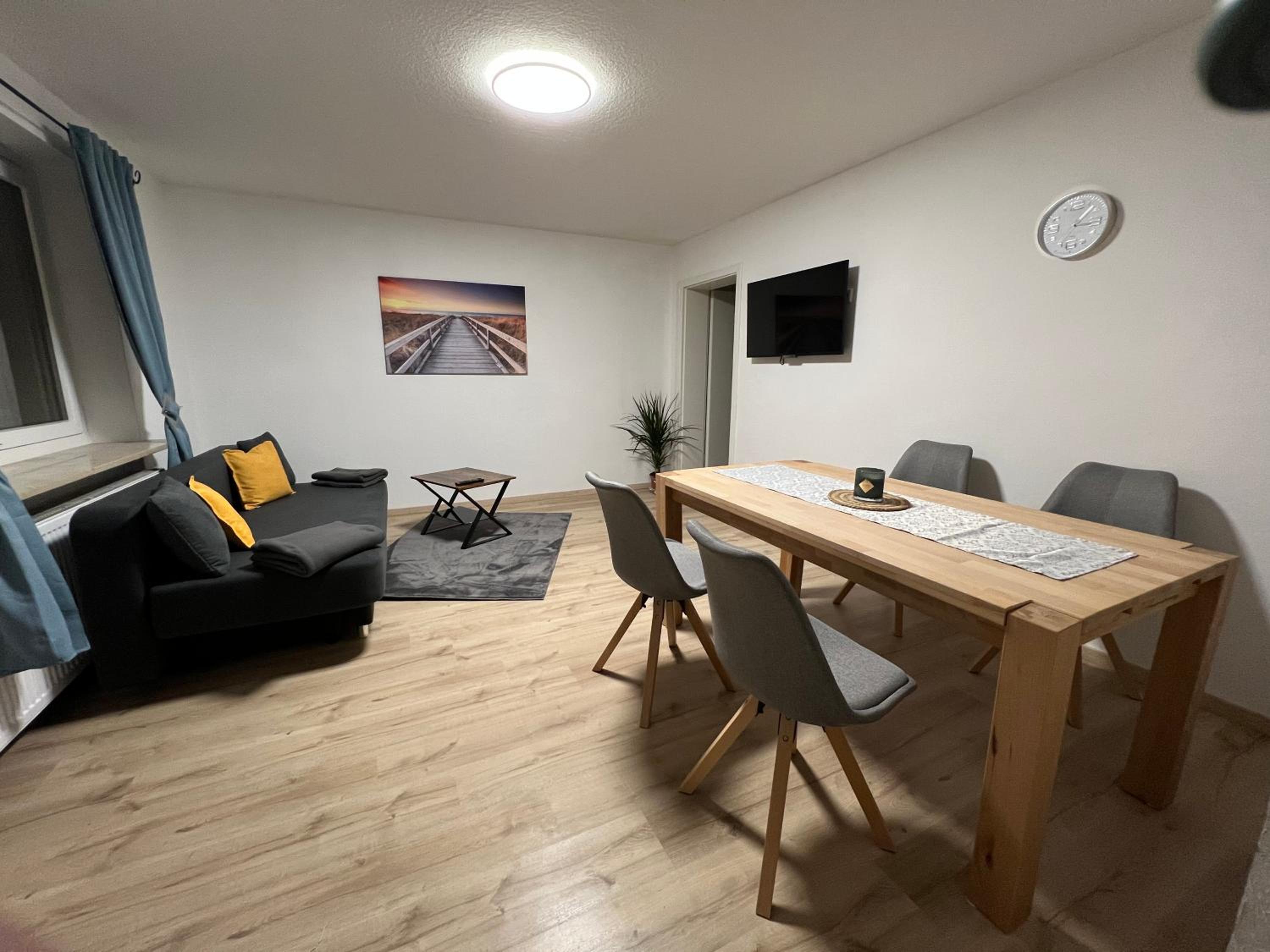 One-Bedroom Apartment photo 1
