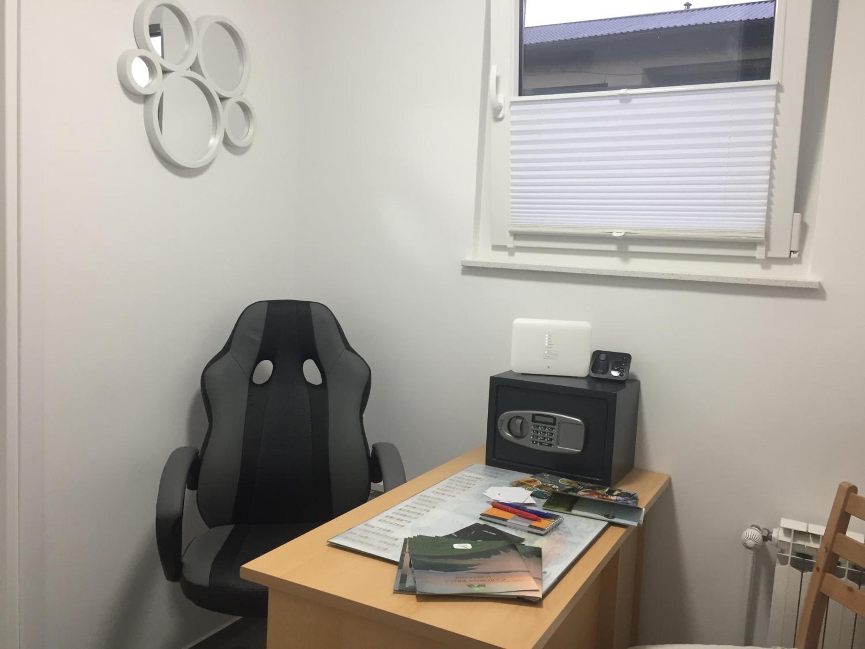 Studio - Disability Access - Photo 38