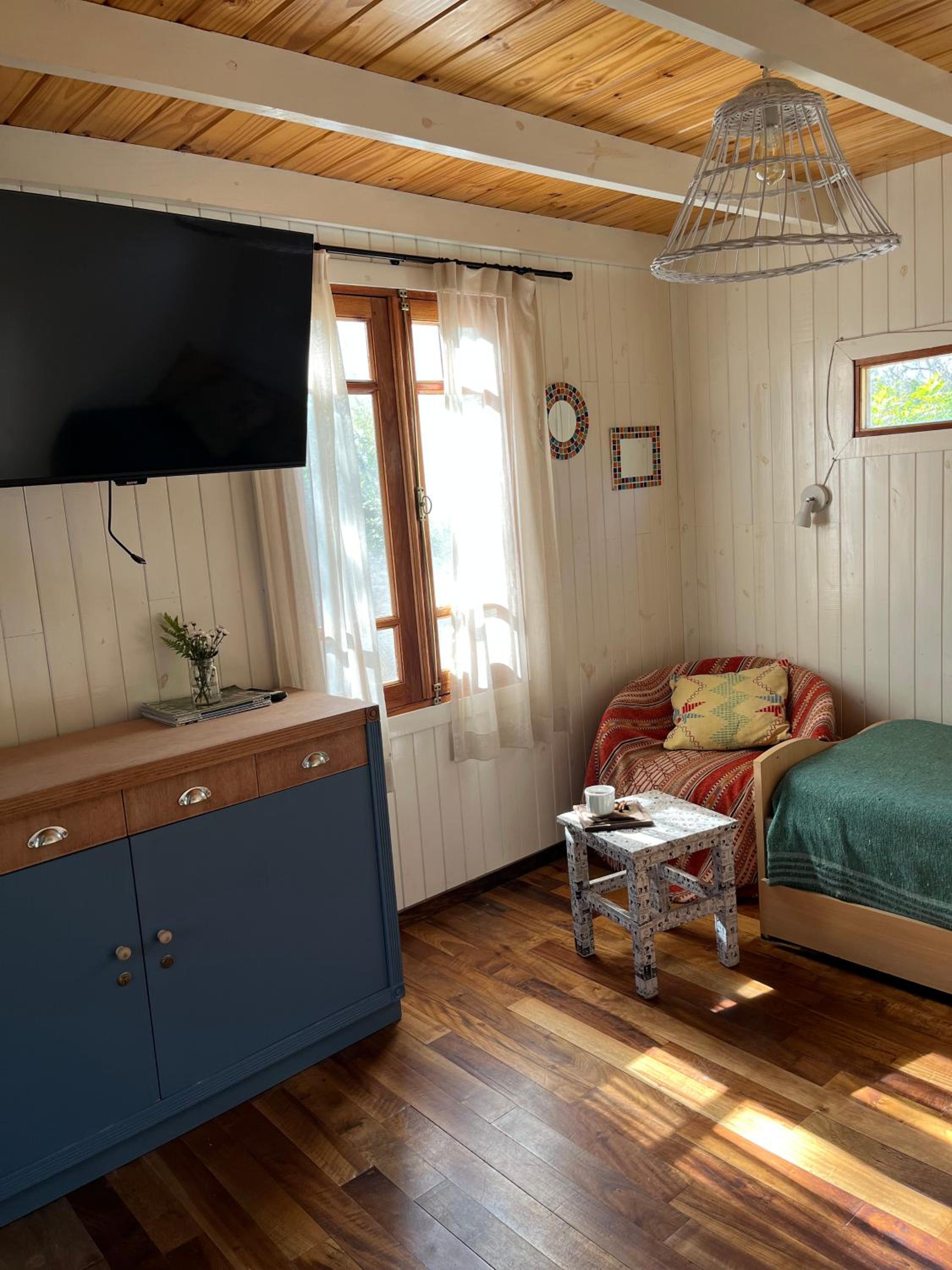 Family Room with Private Bathroom photo 1